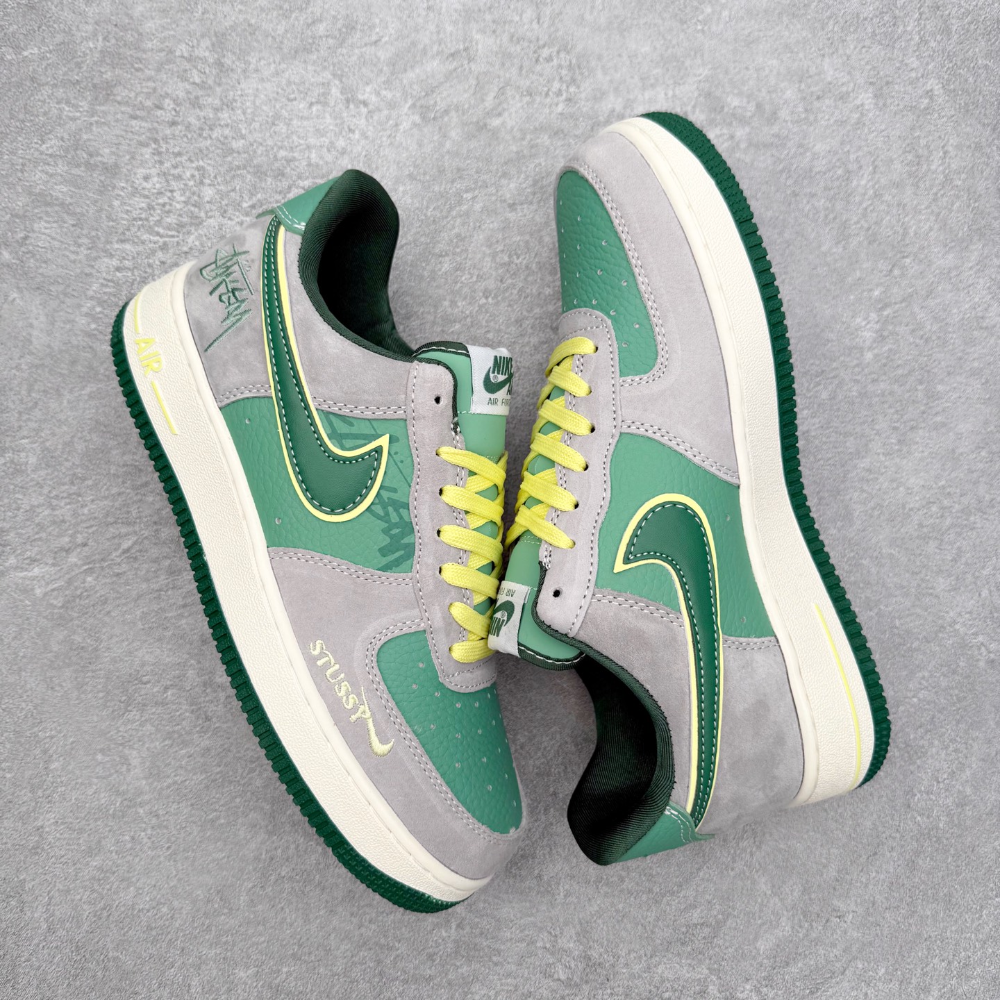 图片[3]-NK Air Force 1´07 Low 空军一号低帮百搭休闲运动板鞋 SS1979-007 柔软、弹性十足的缓震性能和出色的中底设计 横跨复古与现代的外型结合 造就出风靡全球 三十多年的Force 1 直到今天还深受青睐 实拍调校N版已经零色差零失真 百分百还原实物色彩所见即所得 不存在货不对板色差等低级问题 选购参考实物拍摄 不混卖不参货 只用心做好货严格选品 承诺混一赔十 尺码：36 36.5 37.5 38 38.5 39 40 40.5 41 42 42.5 43 44 44.5 45-选品中心