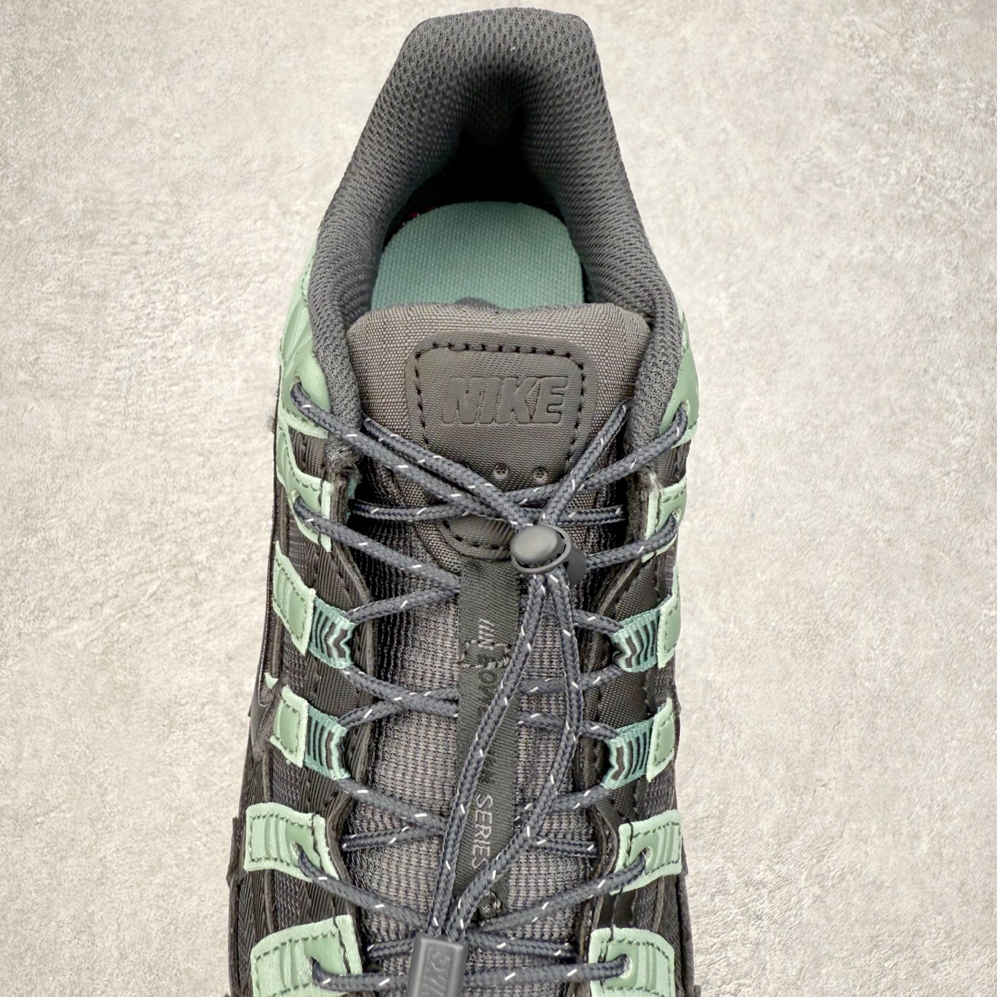 图片[5]-NK P-6000 系列低帮复古老爹风休闲运动舒适慢跑鞋 IM5997-060 融合 Pegasus 过往运动鞋设计 助力 21 世纪早期跑步运动跃升时尚新高度 采用透气网眼布、运动风格线条和耐穿覆面 兼具吸睛外观和舒适感受 中底泡绵以田径赛道为灵感 打造厚实设计 缔造出众缓震性能 尺码：36 36.5 37.5 38 38.5 39 40 40.5 41 42 42.5 43 44 44.5 45-选品中心