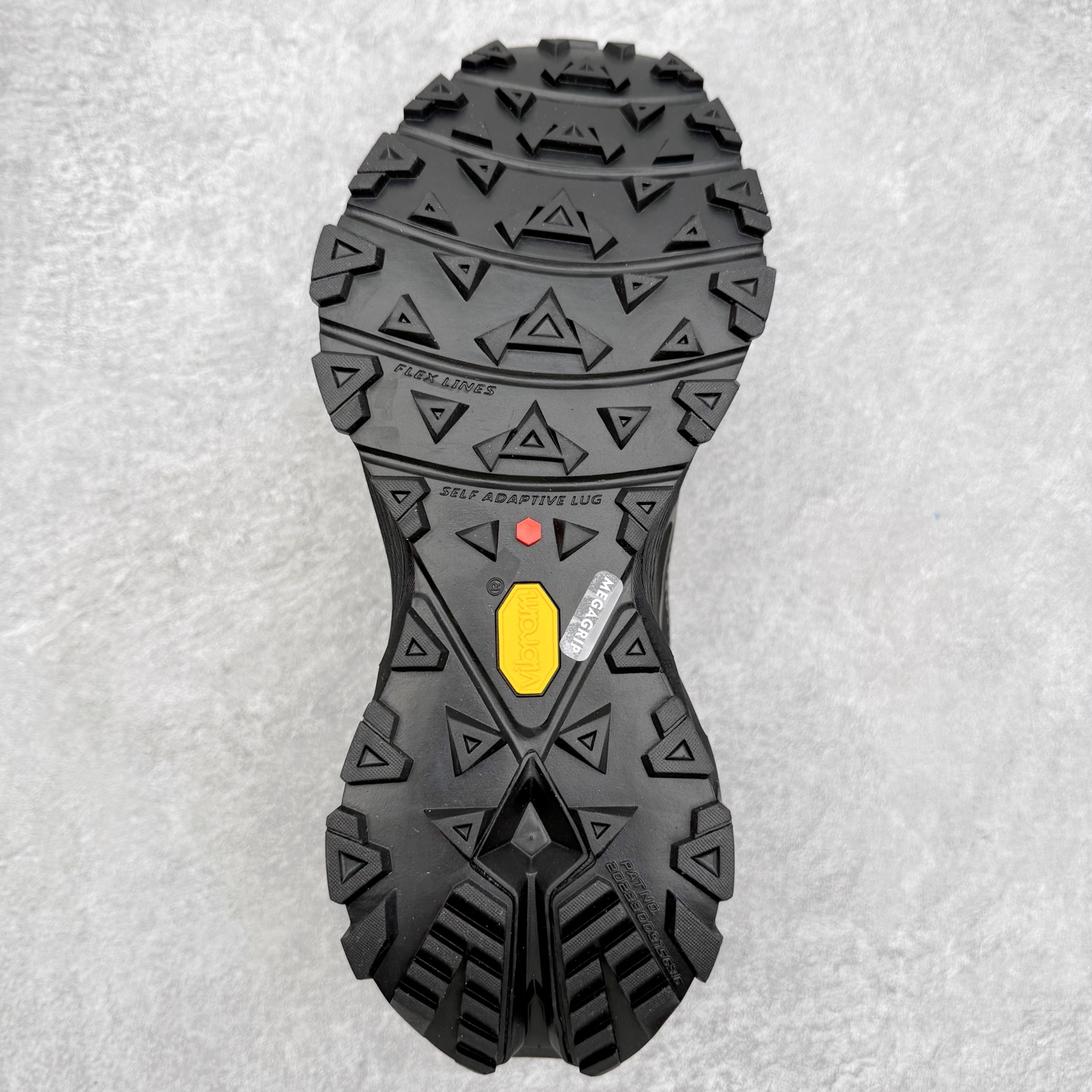 图片[9]-＃K版 KAILAS FUGA EX330 25款长距离跑山 时尚舒适跑步鞋 KAILAS凯乐石品牌是全球三大全系攀登品牌之一，于2003年创立于中国广州，致力于为有攀登梦想的户外运动员及爱好者，研发制造功能性专业装备，满足他们在极限环境下安全舒适的需求，凯乐石专注于科技面料的开发及专业功能设计，产品线覆盖登山、攀岩、徒步、越野跑山、露营、旅行等多项户外运动，通过运动员的测试反馈，不断进化迭代，产品荣获国内外大奖71座，发明专利21个，更突破性的自主研发攀登器械，打造出中国的攀登硬实力。实拍调校N版已经零色差零失真 百分百还原实物色彩所见即所得 不存在货不对板色差等低级问题 选购参考实物拍摄 不混卖不参货 只用心做好货严格选品 承诺混一赔十 尺码：36 36.5 37.5 38 38.5 39 40 40.5 41 42 42.5 43 44 44.5 45-选品中心