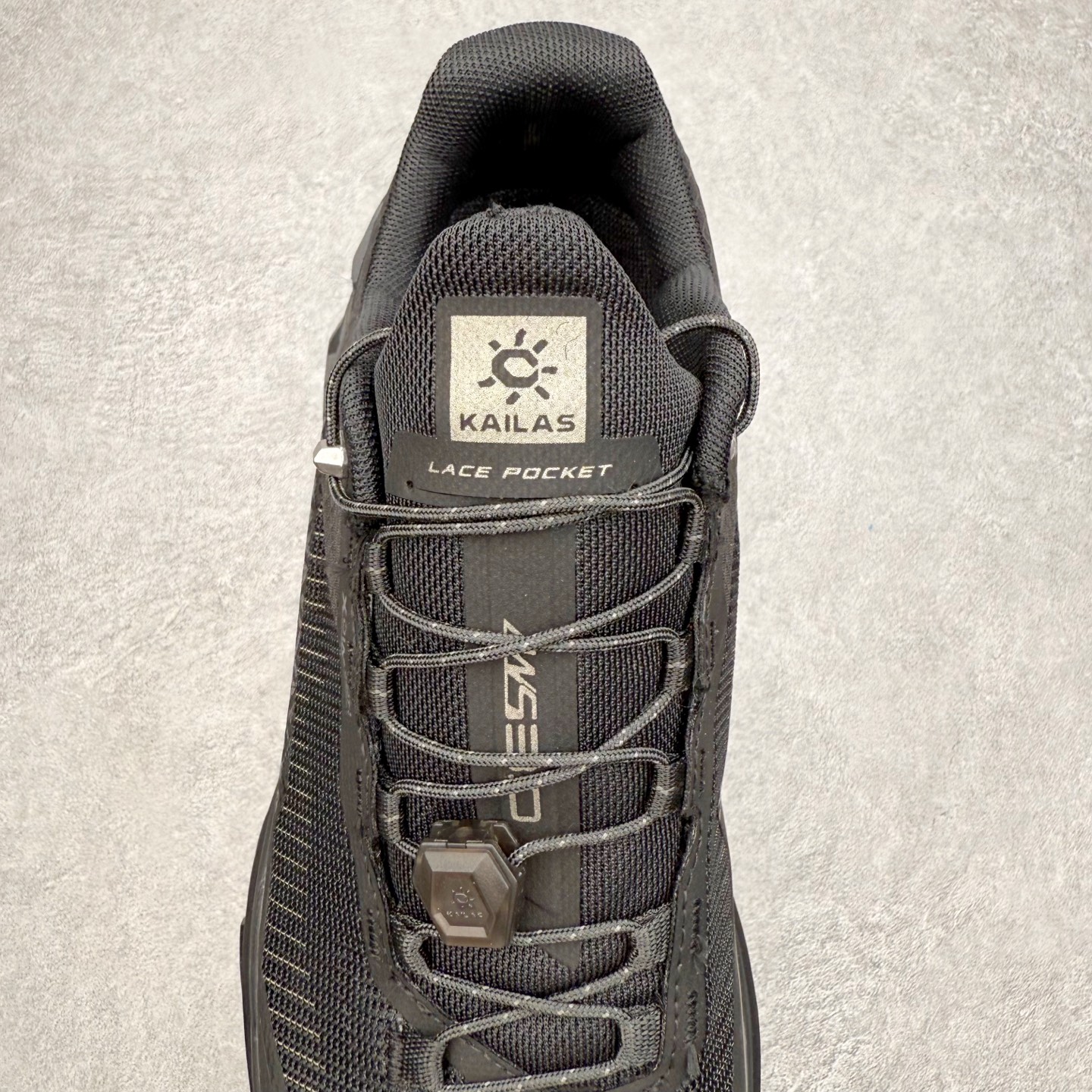 图片[5]-＃K版 KAILAS FUGA EX330 25款长距离跑山 时尚舒适跑步鞋 KAILAS凯乐石品牌是全球三大全系攀登品牌之一，于2003年创立于中国广州，致力于为有攀登梦想的户外运动员及爱好者，研发制造功能性专业装备，满足他们在极限环境下安全舒适的需求，凯乐石专注于科技面料的开发及专业功能设计，产品线覆盖登山、攀岩、徒步、越野跑山、露营、旅行等多项户外运动，通过运动员的测试反馈，不断进化迭代，产品荣获国内外大奖71座，发明专利21个，更突破性的自主研发攀登器械，打造出中国的攀登硬实力。实拍调校N版已经零色差零失真 百分百还原实物色彩所见即所得 不存在货不对板色差等低级问题 选购参考实物拍摄 不混卖不参货 只用心做好货严格选品 承诺混一赔十 尺码：36 36.5 37.5 38 38.5 39 40 40.5 41 42 42.5 43 44 44.5 45-选品中心