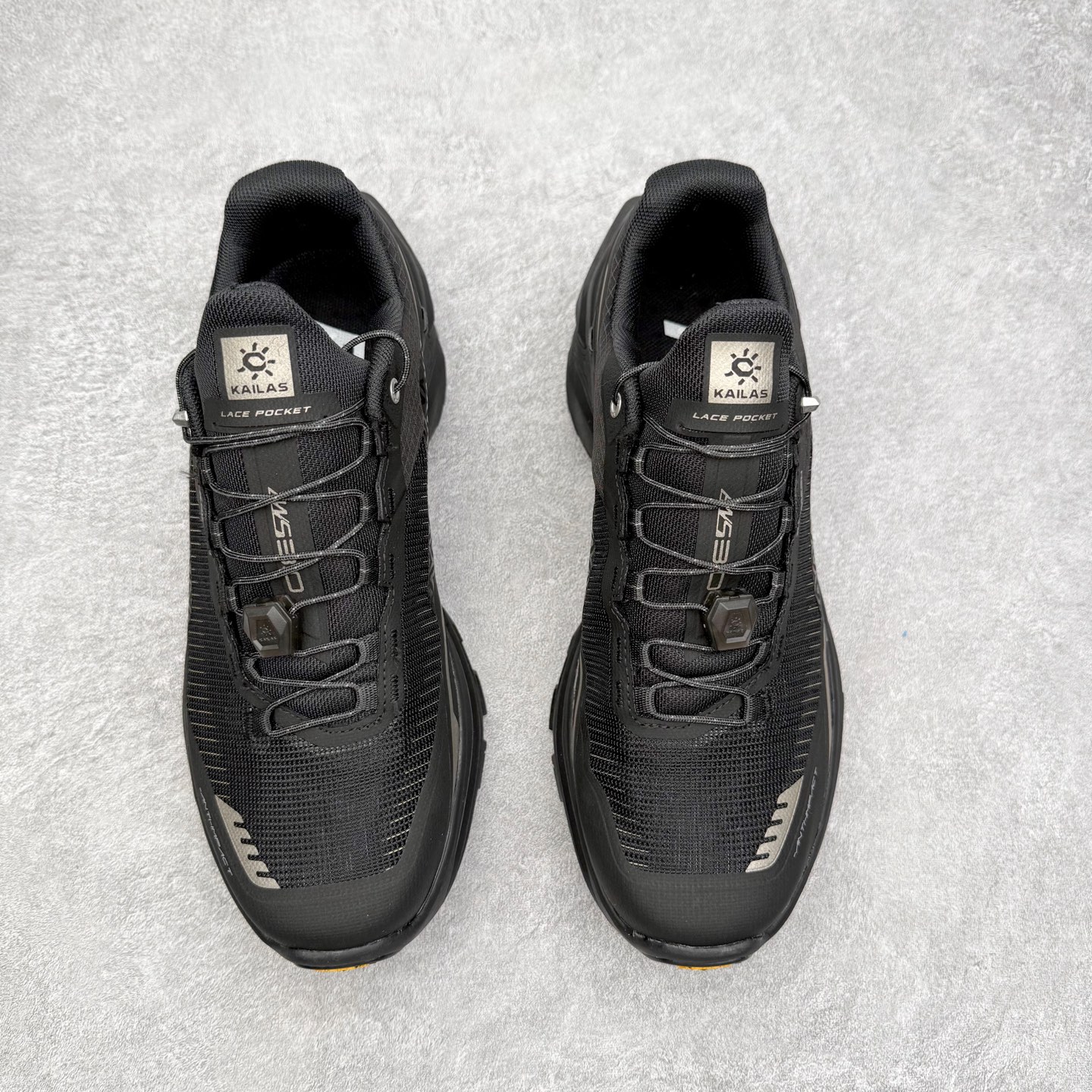 图片[2]-＃K版 KAILAS FUGA EX330 25款长距离跑山 时尚舒适跑步鞋 KAILAS凯乐石品牌是全球三大全系攀登品牌之一，于2003年创立于中国广州，致力于为有攀登梦想的户外运动员及爱好者，研发制造功能性专业装备，满足他们在极限环境下安全舒适的需求，凯乐石专注于科技面料的开发及专业功能设计，产品线覆盖登山、攀岩、徒步、越野跑山、露营、旅行等多项户外运动，通过运动员的测试反馈，不断进化迭代，产品荣获国内外大奖71座，发明专利21个，更突破性的自主研发攀登器械，打造出中国的攀登硬实力。实拍调校N版已经零色差零失真 百分百还原实物色彩所见即所得 不存在货不对板色差等低级问题 选购参考实物拍摄 不混卖不参货 只用心做好货严格选品 承诺混一赔十 尺码：36 36.5 37.5 38 38.5 39 40 40.5 41 42 42.5 43 44 44.5 45-选品中心