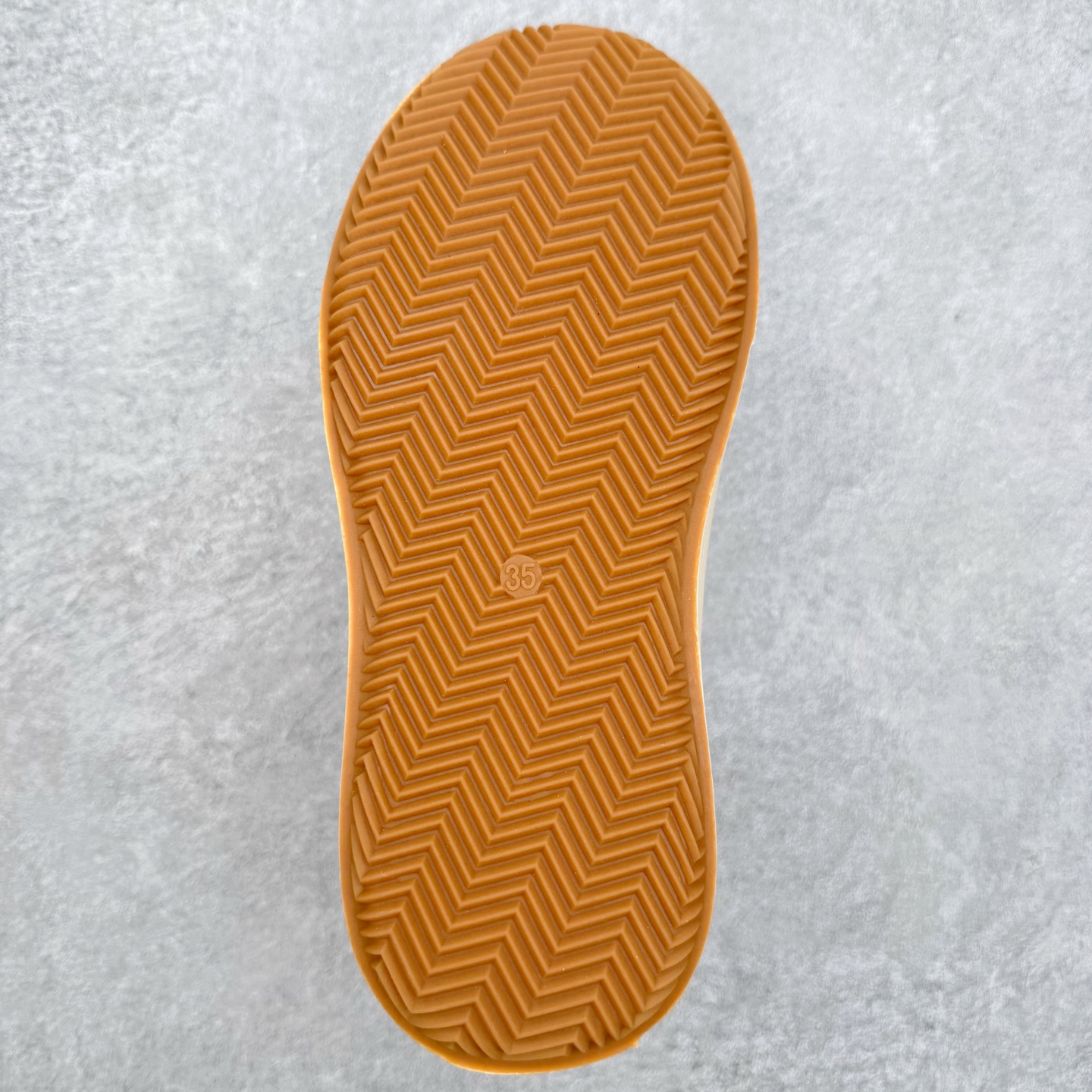 图片[9]-GG-CC 保暖休闲毛毛鞋 百搭通勤轻便舒适 包裹性增高防滑 低帮 加绒板鞋 女款 实拍调校N版已经零色差零失真 百分百还原实物色彩所见即所得 不存在货不对板色差等低级问题 选购参考实物拍摄 不混卖不参货 只用心做好货严格选品 承诺混一赔十 尺码：35 36 37 38 39 40-选品中心