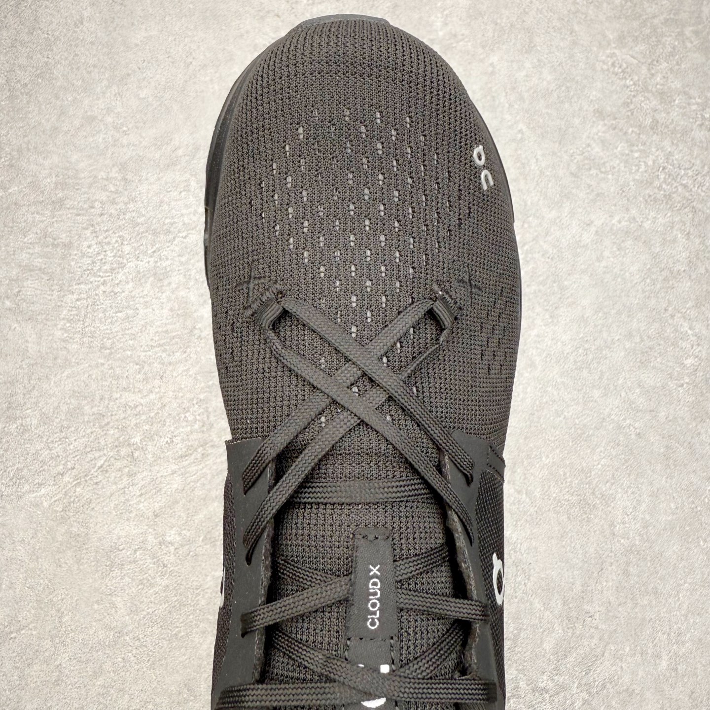 图片[4]-On昂跑 Cloudtilt X 4 系带减震耐磨低帮生活休闲鞋 此运动品牌 开创于2010年 缓震着陆、强效回弹、轻柔质感的设计构思始终是ON研制关键 与此同时基于“为全球提供革新性的跑步感受”信念 陆续推出了多款跑鞋及其以专业运动人体跑步工程学为设计关键的功能性跑步服饰设备 让跑者不费力气地畅快畅跑 尺码：36 36.5 37.5 38 38.5 39 40 40.5 41 42 42.5 43 44 44.5 45-选品中心