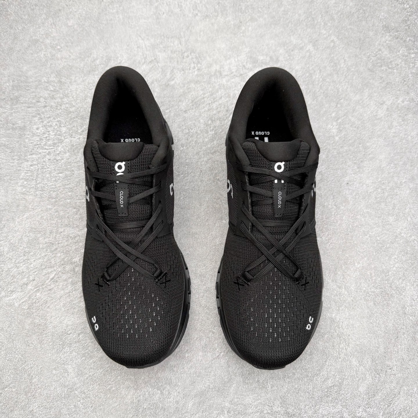 图片[2]-On昂跑 Cloudtilt X 4 系带减震耐磨低帮生活休闲鞋 此运动品牌 开创于2010年 缓震着陆、强效回弹、轻柔质感的设计构思始终是ON研制关键 与此同时基于“为全球提供革新性的跑步感受”信念 陆续推出了多款跑鞋及其以专业运动人体跑步工程学为设计关键的功能性跑步服饰设备 让跑者不费力气地畅快畅跑 尺码：36 36.5 37.5 38 38.5 39 40 40.5 41 42 42.5 43 44 44.5 45-选品中心