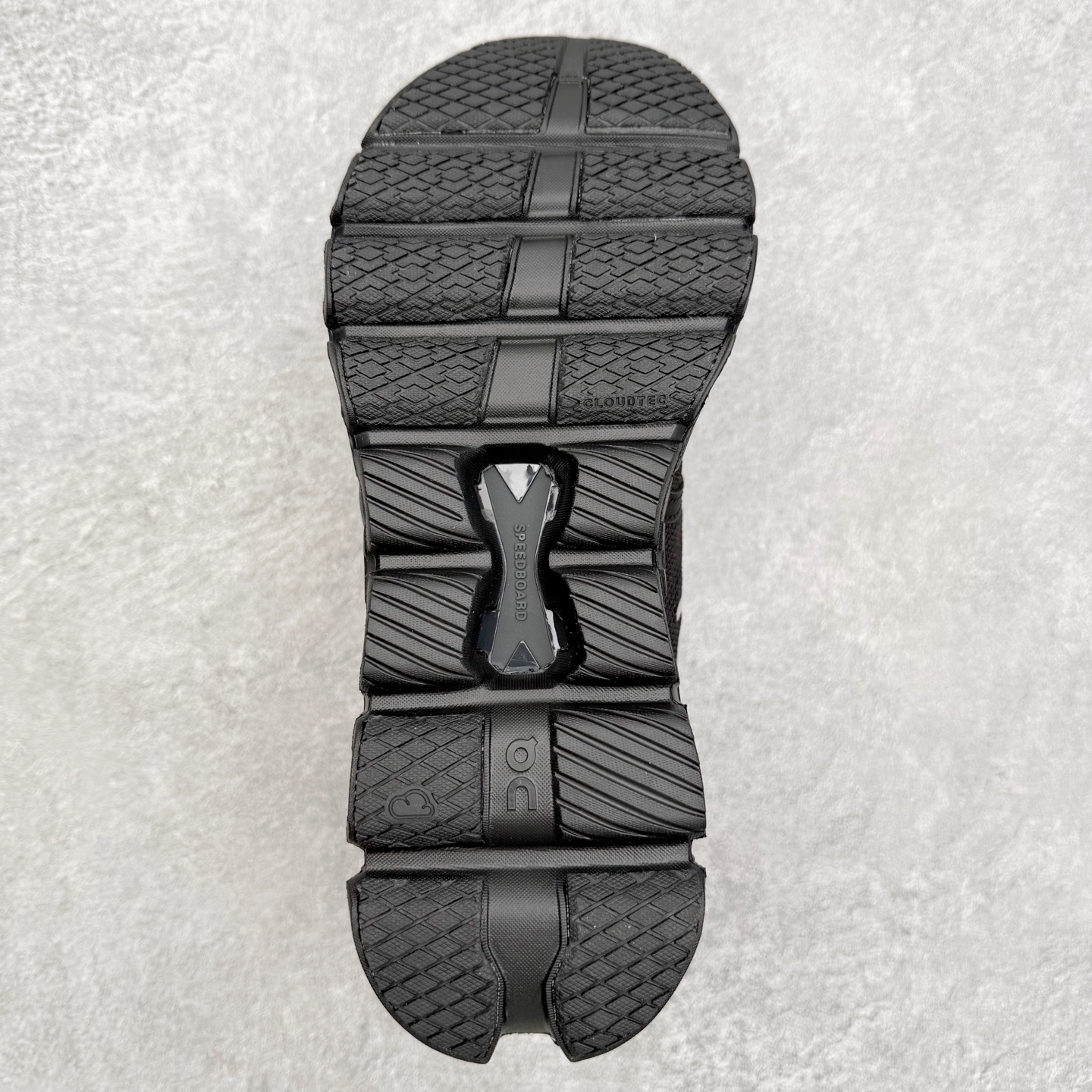 图片[9]-On昂跑 Cloudtilt X 4 系带减震耐磨低帮生活休闲鞋 此运动品牌 开创于2010年 缓震着陆、强效回弹、轻柔质感的设计构思始终是ON研制关键 与此同时基于“为全球提供革新性的跑步感受”信念 陆续推出了多款跑鞋及其以专业运动人体跑步工程学为设计关键的功能性跑步服饰设备 让跑者不费力气地畅快畅跑 尺码：36 36.5 37.5 38 38.5 39 40 40.5 41 42 42.5 43 44 44.5 45-选品中心