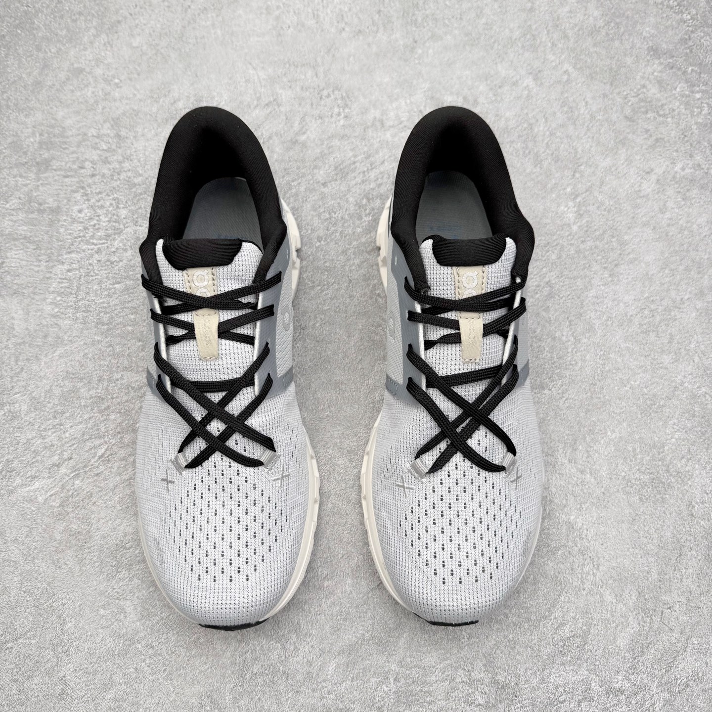 图片[2]-On昂跑 Cloudtilt X 4 系带减震耐磨低帮生活休闲鞋 此运动品牌 开创于2010年 缓震着陆、强效回弹、轻柔质感的设计构思始终是ON研制关键 与此同时基于“为全球提供革新性的跑步感受”信念 陆续推出了多款跑鞋及其以专业运动人体跑步工程学为设计关键的功能性跑步服饰设备 让跑者不费力气地畅快畅跑 尺码：36 36.5 37.5 38 38.5 39 40 40.5 41 42 42.5 43 44 44.5 45-选品中心