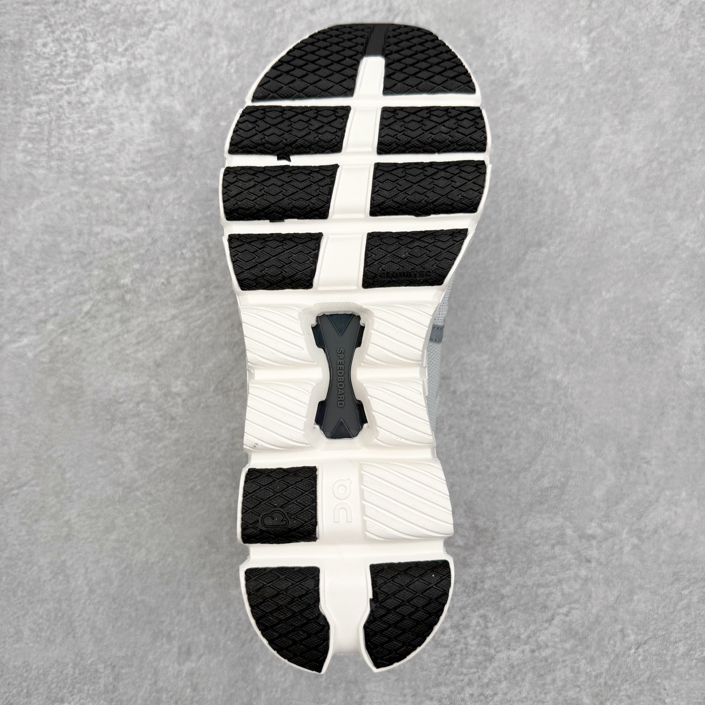 图片[9]-On昂跑 Cloudtilt X 4 系带减震耐磨低帮生活休闲鞋 此运动品牌 开创于2010年 缓震着陆、强效回弹、轻柔质感的设计构思始终是ON研制关键 与此同时基于“为全球提供革新性的跑步感受”信念 陆续推出了多款跑鞋及其以专业运动人体跑步工程学为设计关键的功能性跑步服饰设备 让跑者不费力气地畅快畅跑 尺码：36 36.5 37.5 38 38.5 39 40 40.5 41 42 42.5 43 44 44.5 45-选品中心