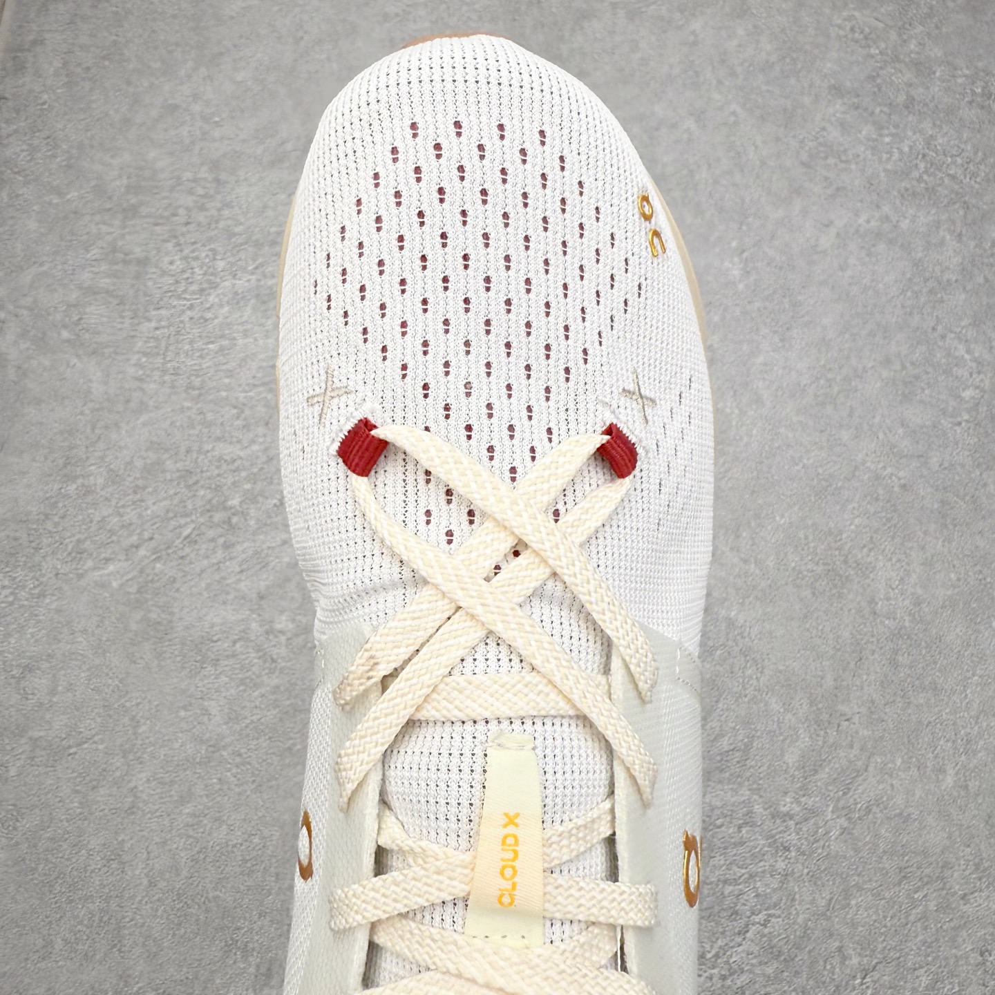 图片[4]-On昂跑 Cloudtilt X 4 系带减震耐磨低帮生活休闲鞋 此运动品牌 开创于2010年 缓震着陆、强效回弹、轻柔质感的设计构思始终是ON研制关键 与此同时基于“为全球提供革新性的跑步感受”信念 陆续推出了多款跑鞋及其以专业运动人体跑步工程学为设计关键的功能性跑步服饰设备 让跑者不费力气地畅快畅跑 尺码：36 36.5 37.5 38 38.5 39 40 40.5 41 42 42.5 43 44 44.5 45-选品中心