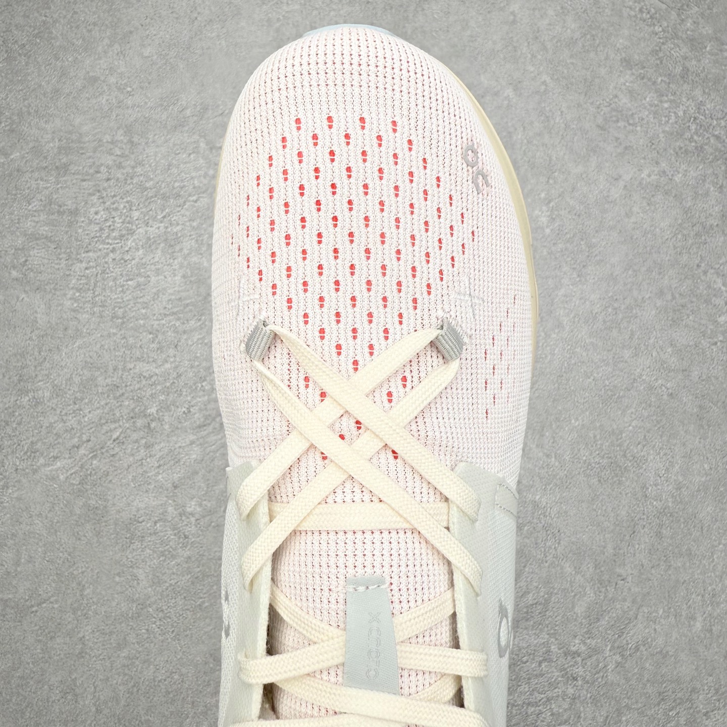 图片[4]-On昂跑 Cloudtilt X 4 系带减震耐磨低帮生活休闲鞋 此运动品牌 开创于2010年 缓震着陆、强效回弹、轻柔质感的设计构思始终是ON研制关键 与此同时基于“为全球提供革新性的跑步感受”信念 陆续推出了多款跑鞋及其以专业运动人体跑步工程学为设计关键的功能性跑步服饰设备 让跑者不费力气地畅快畅跑 尺码：36 36.5 37.5 38 38.5 39 40 40.5 41 42 42.5 43 44 44.5 45-选品中心