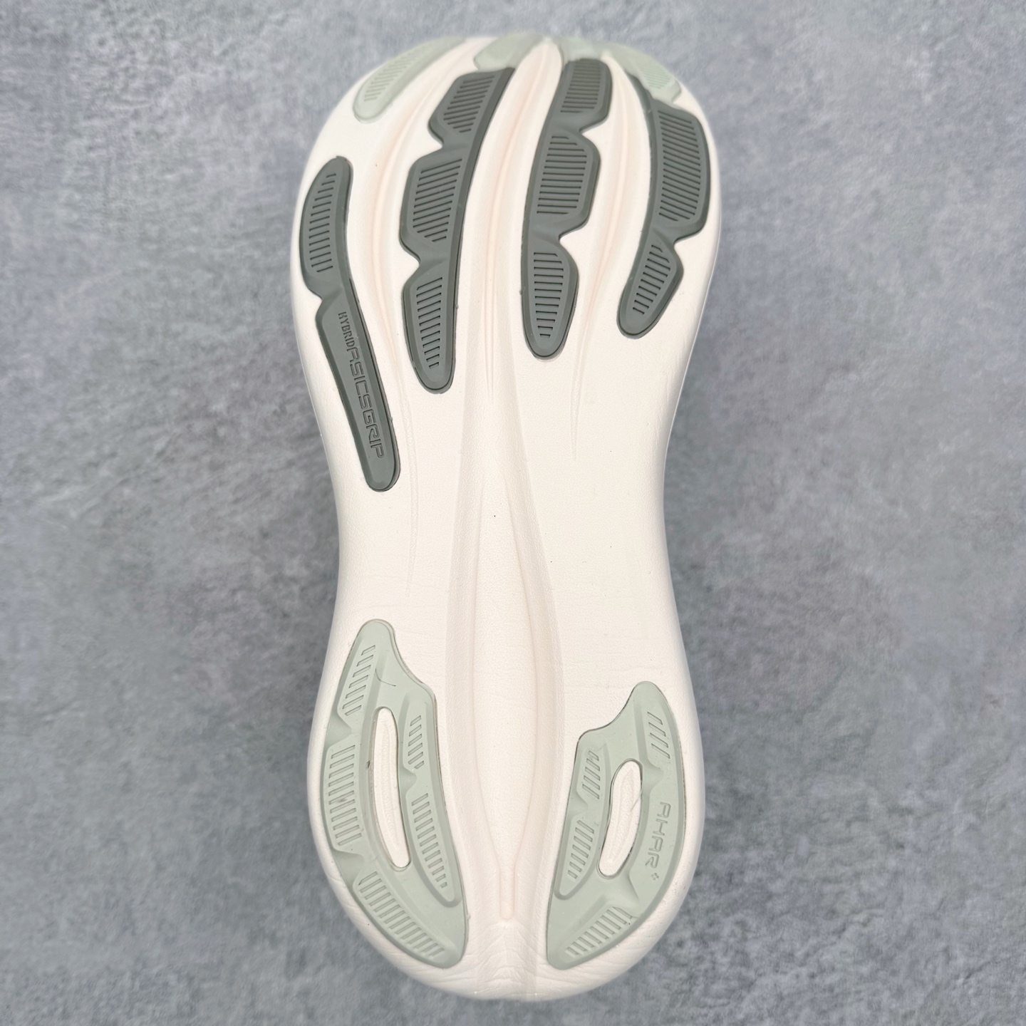 图片[9]-Asics GEL-Nimbus 28 亚瑟士缓震跑鞋 近年复古风潮的势头很旺 ASICS一直坚信保持身体的健康与活力是打造健康快乐的生活方式的最佳途径 ASICS为复古鞋型注入新设计 为玩家的街头穿搭提供了更多可能 GEL-NIMBUSTM9运动鞋最初是为中立和仰卧跑步者设计的长距离训练器 采用原始材料和关键细节重新设计 其Y2K时代的工业外观也被大胆的对比和色块所抵消 尺码：36 36.5 37.5 38 38.5 39 40 40.5 41.5 42 42.5 43.5 44 44.5 45-选品中心