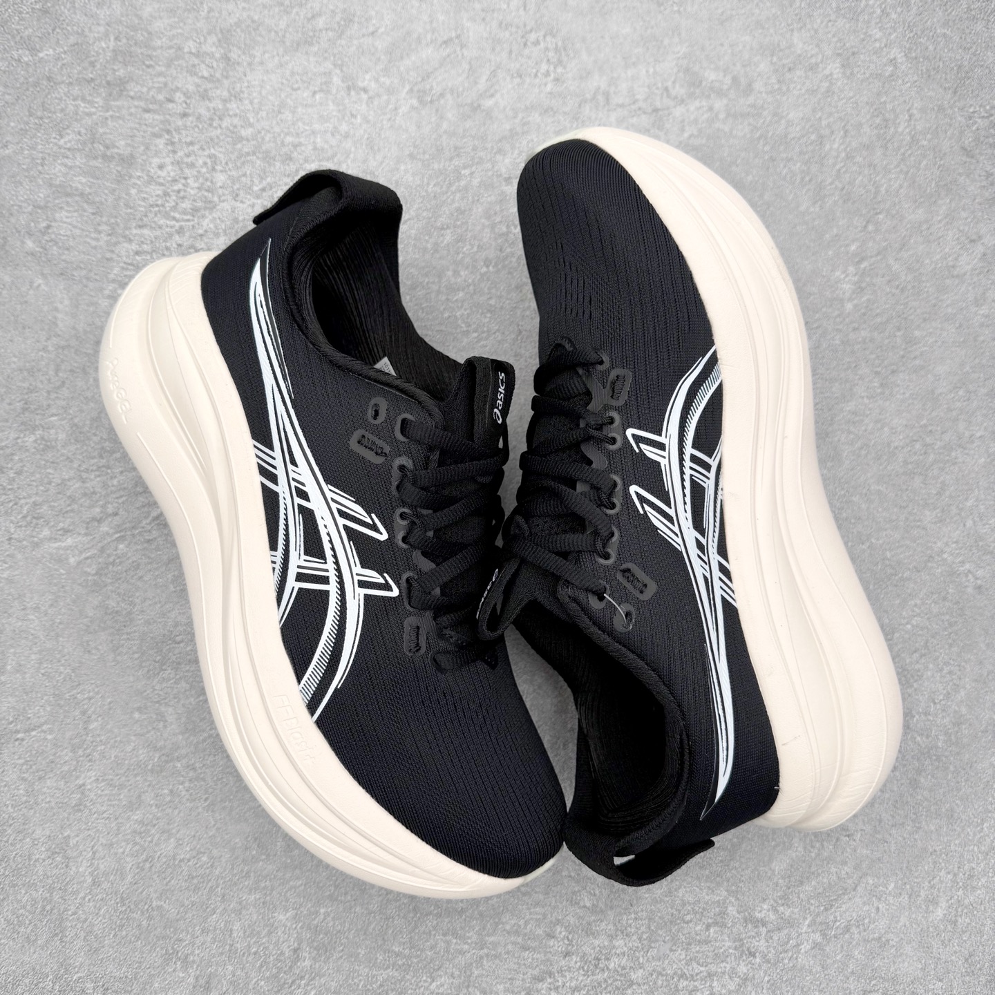 图片[3]-Asics GEL-Nimbus 28 亚瑟士缓震跑鞋 近年复古风潮的势头很旺 ASICS一直坚信保持身体的健康与活力是打造健康快乐的生活方式的最佳途径 ASICS为复古鞋型注入新设计 为玩家的街头穿搭提供了更多可能 GEL-NIMBUSTM9运动鞋最初是为中立和仰卧跑步者设计的长距离训练器 采用原始材料和关键细节重新设计 其Y2K时代的工业外观也被大胆的对比和色块所抵消 尺码：36 36.5 37.5 38 38.5 39 40 40.5 41.5 42 42.5 43.5 44 44.5 45-选品中心