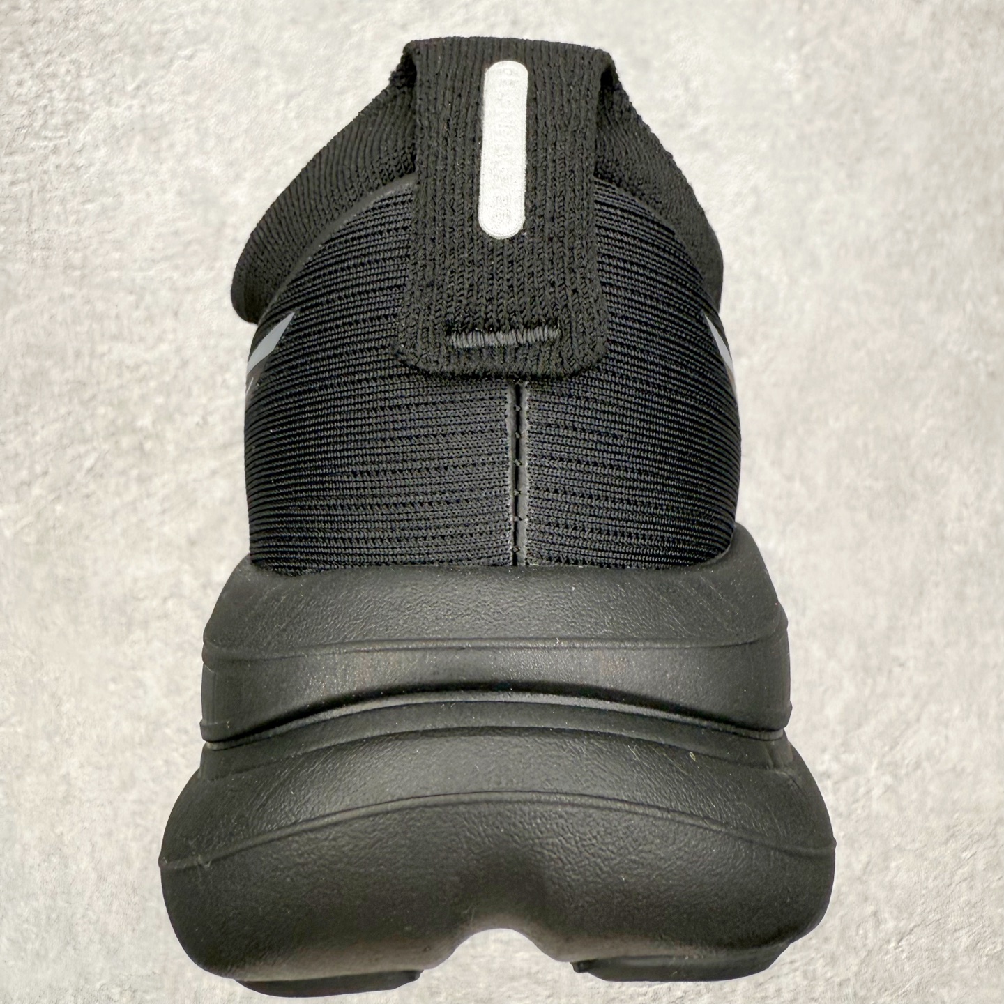 图片[8]-Asics GEL-Nimbus 28 亚瑟士缓震跑鞋 近年复古风潮的势头很旺 ASICS一直坚信保持身体的健康与活力是打造健康快乐的生活方式的最佳途径 ASICS为复古鞋型注入新设计 为玩家的街头穿搭提供了更多可能 GEL-NIMBUSTM9运动鞋最初是为中立和仰卧跑步者设计的长距离训练器 采用原始材料和关键细节重新设计 其Y2K时代的工业外观也被大胆的对比和色块所抵消 尺码：36 36.5 37.5 38 38.5 39 40 40.5 41.5 42 42.5 43.5 44 44.5 45-选品中心