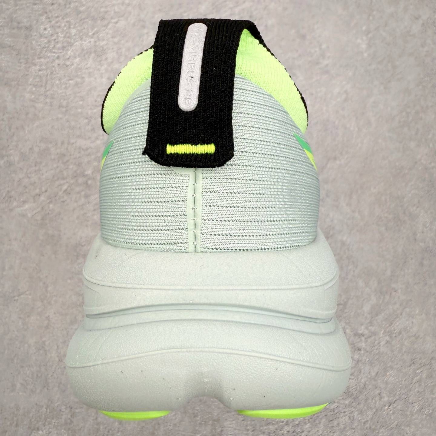 图片[8]-Asics GEL-Nimbus 28 亚瑟士缓震跑鞋 近年复古风潮的势头很旺 ASICS一直坚信保持身体的健康与活力是打造健康快乐的生活方式的最佳途径 ASICS为复古鞋型注入新设计 为玩家的街头穿搭提供了更多可能 GEL-NIMBUSTM9运动鞋最初是为中立和仰卧跑步者设计的长距离训练器 采用原始材料和关键细节重新设计 其Y2K时代的工业外观也被大胆的对比和色块所抵消 尺码：36 36.5 37.5 38 38.5 39 40 40.5 41.5 42 42.5 43.5 44 44.5 45-选品中心