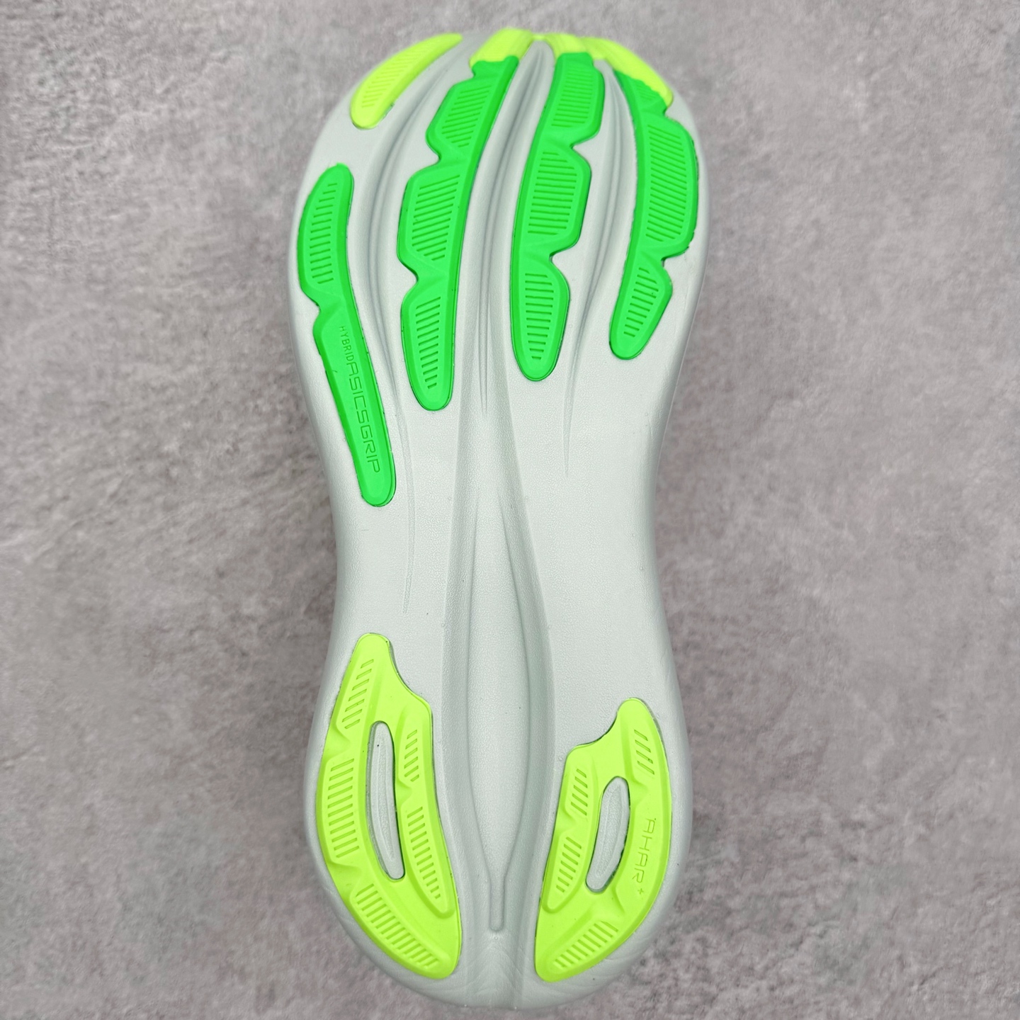 图片[9]-Asics GEL-Nimbus 28 亚瑟士缓震跑鞋 近年复古风潮的势头很旺 ASICS一直坚信保持身体的健康与活力是打造健康快乐的生活方式的最佳途径 ASICS为复古鞋型注入新设计 为玩家的街头穿搭提供了更多可能 GEL-NIMBUSTM9运动鞋最初是为中立和仰卧跑步者设计的长距离训练器 采用原始材料和关键细节重新设计 其Y2K时代的工业外观也被大胆的对比和色块所抵消 尺码：36 36.5 37.5 38 38.5 39 40 40.5 41.5 42 42.5 43.5 44 44.5 45-选品中心