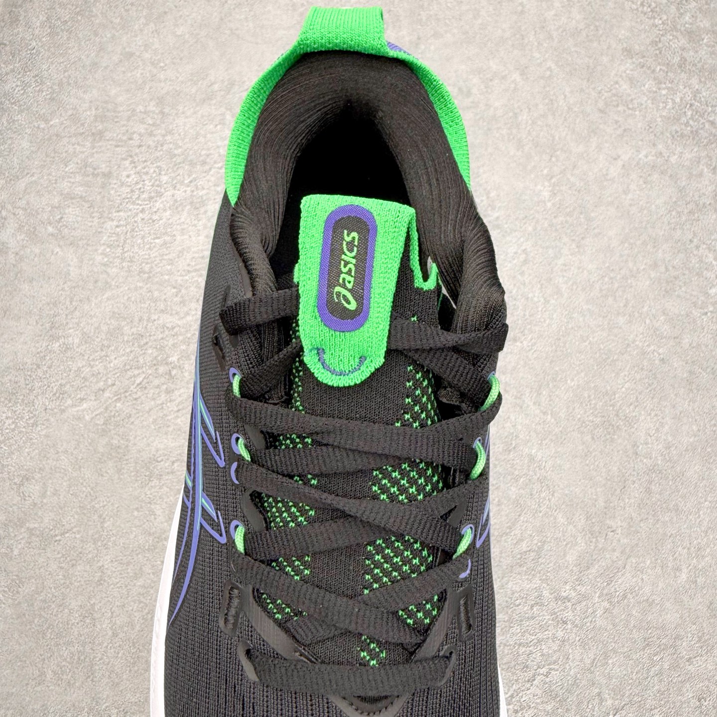 图片[5]-Asics GEL-Nimbus 28 亚瑟士缓震跑鞋 近年复古风潮的势头很旺 ASICS一直坚信保持身体的健康与活力是打造健康快乐的生活方式的最佳途径 ASICS为复古鞋型注入新设计 为玩家的街头穿搭提供了更多可能 GEL-NIMBUSTM9运动鞋最初是为中立和仰卧跑步者设计的长距离训练器 采用原始材料和关键细节重新设计 其Y2K时代的工业外观也被大胆的对比和色块所抵消 尺码：36 36.5 37.5 38 38.5 39 40 40.5 41.5 42 42.5 43.5 44 44.5 45-选品中心