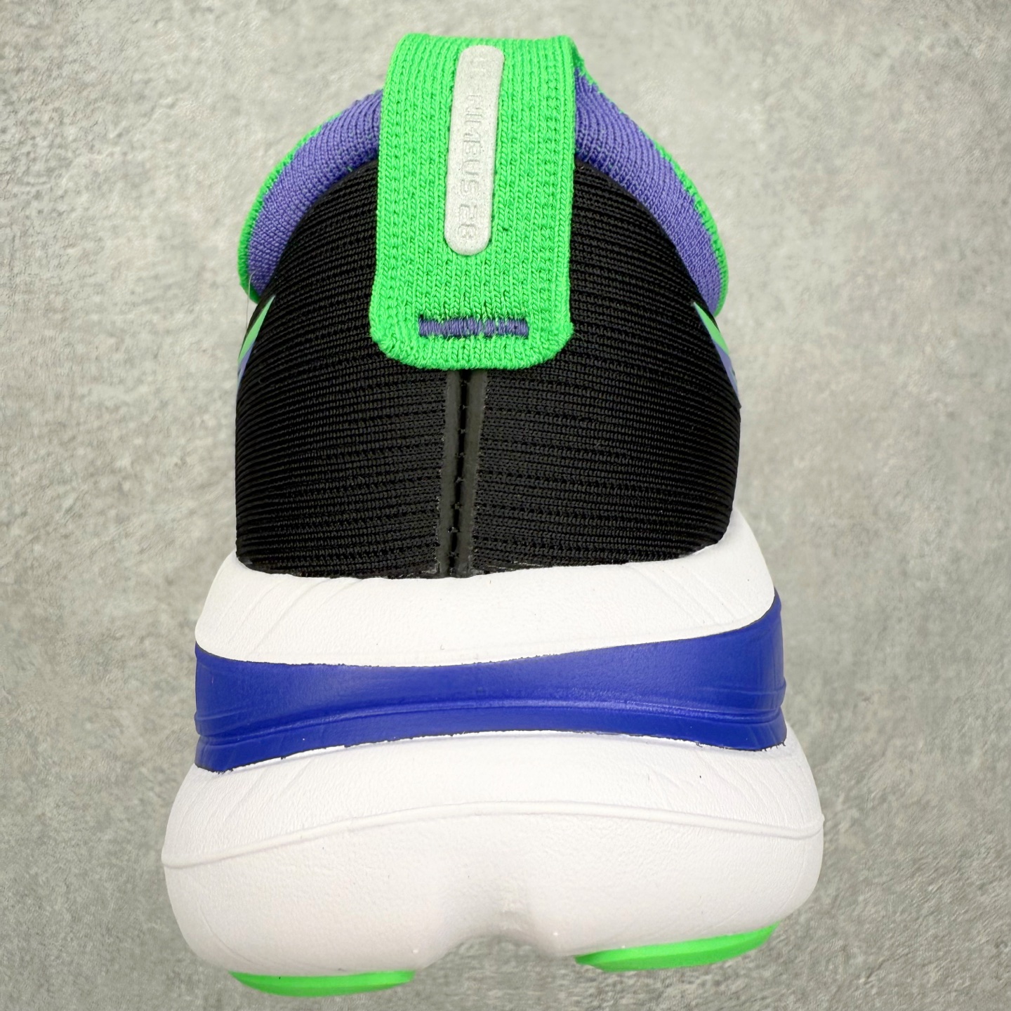 图片[8]-Asics GEL-Nimbus 28 亚瑟士缓震跑鞋 近年复古风潮的势头很旺 ASICS一直坚信保持身体的健康与活力是打造健康快乐的生活方式的最佳途径 ASICS为复古鞋型注入新设计 为玩家的街头穿搭提供了更多可能 GEL-NIMBUSTM9运动鞋最初是为中立和仰卧跑步者设计的长距离训练器 采用原始材料和关键细节重新设计 其Y2K时代的工业外观也被大胆的对比和色块所抵消 尺码：36 36.5 37.5 38 38.5 39 40 40.5 41.5 42 42.5 43.5 44 44.5 45-选品中心