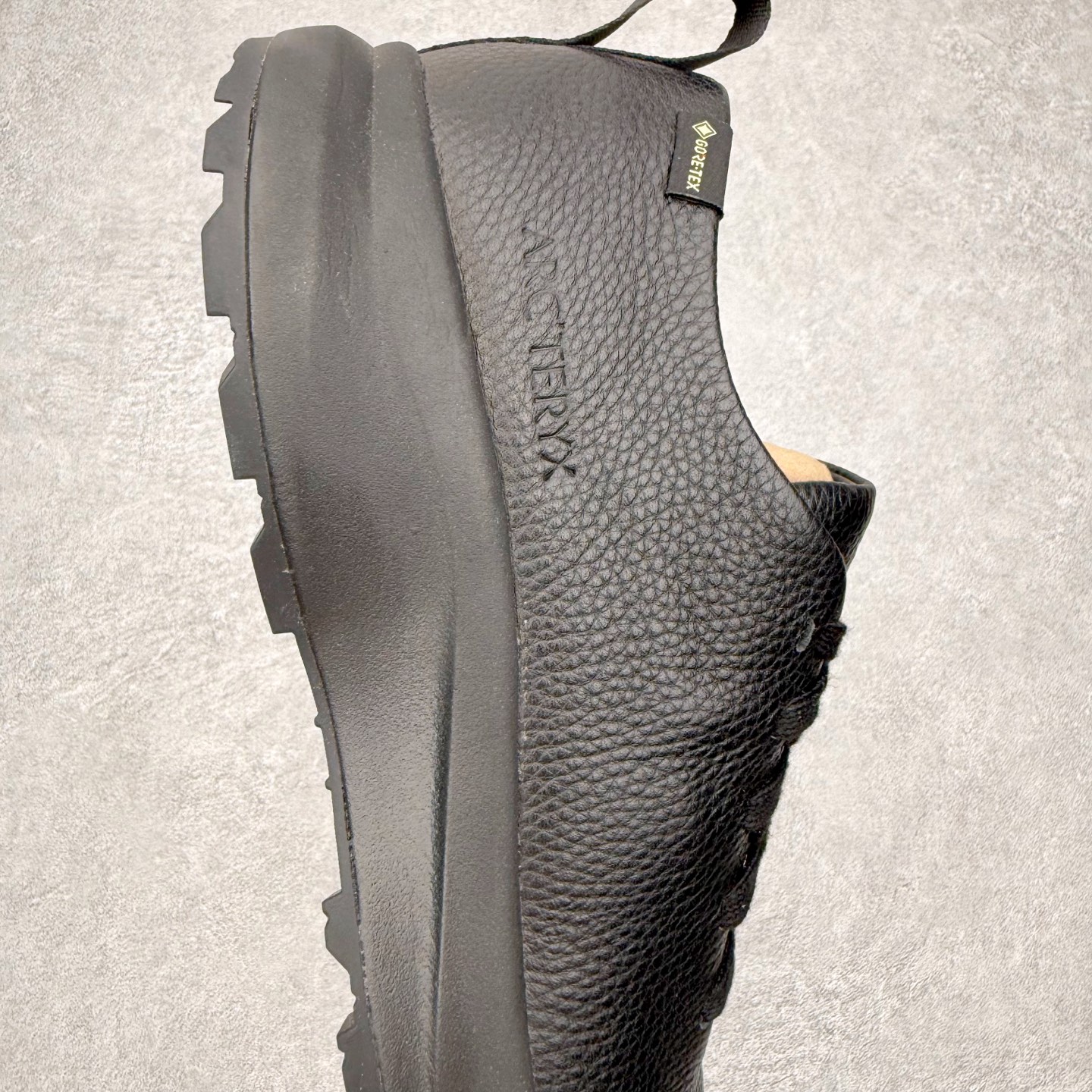 图片[6]-＃GD广顶 Arcteryx Solano LEATHER GORE-TEX 始祖鸟系列长距离越野登山徒步户外防水多功能运动跑鞋 独家原底面配置 全套原厂生产指令 内外盒标包装纸鞋带配件均同步公司 公司一样的东西 放心开冲 外贸 零售 裸鞋 渠道货 随意操作 承诺半个月内开胶直接换新 尺码：39.5 40 40.5 41 42 42.5 43 44 44.5 45-选品中心