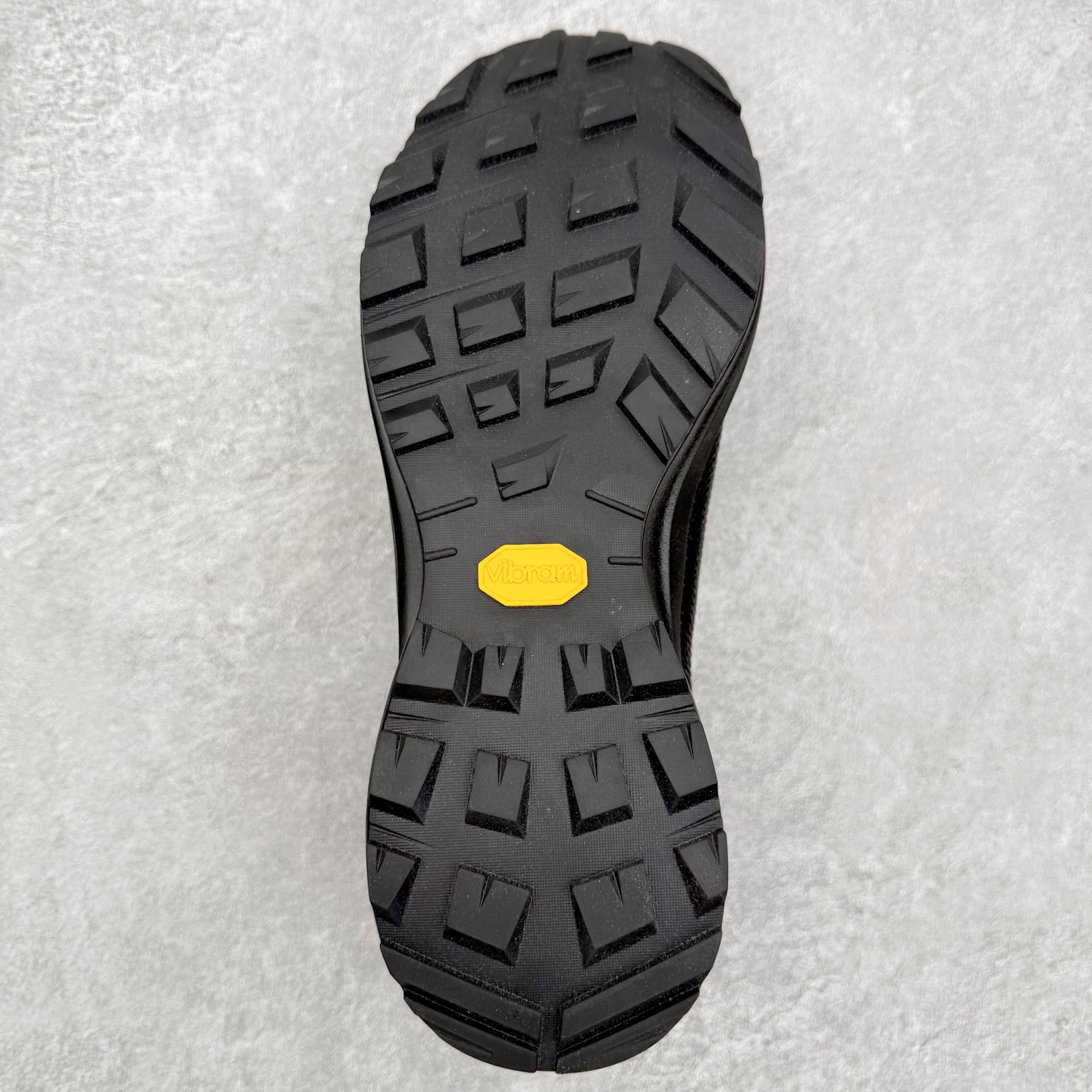 图片[9]-＃GD广顶 Arcteryx Solano LEATHER GORE-TEX 始祖鸟系列长距离越野登山徒步户外防水多功能运动跑鞋 独家原底面配置 全套原厂生产指令 内外盒标包装纸鞋带配件均同步公司 公司一样的东西 放心开冲 外贸 零售 裸鞋 渠道货 随意操作 承诺半个月内开胶直接换新 尺码：39.5 40 40.5 41 42 42.5 43 44 44.5 45-选品中心