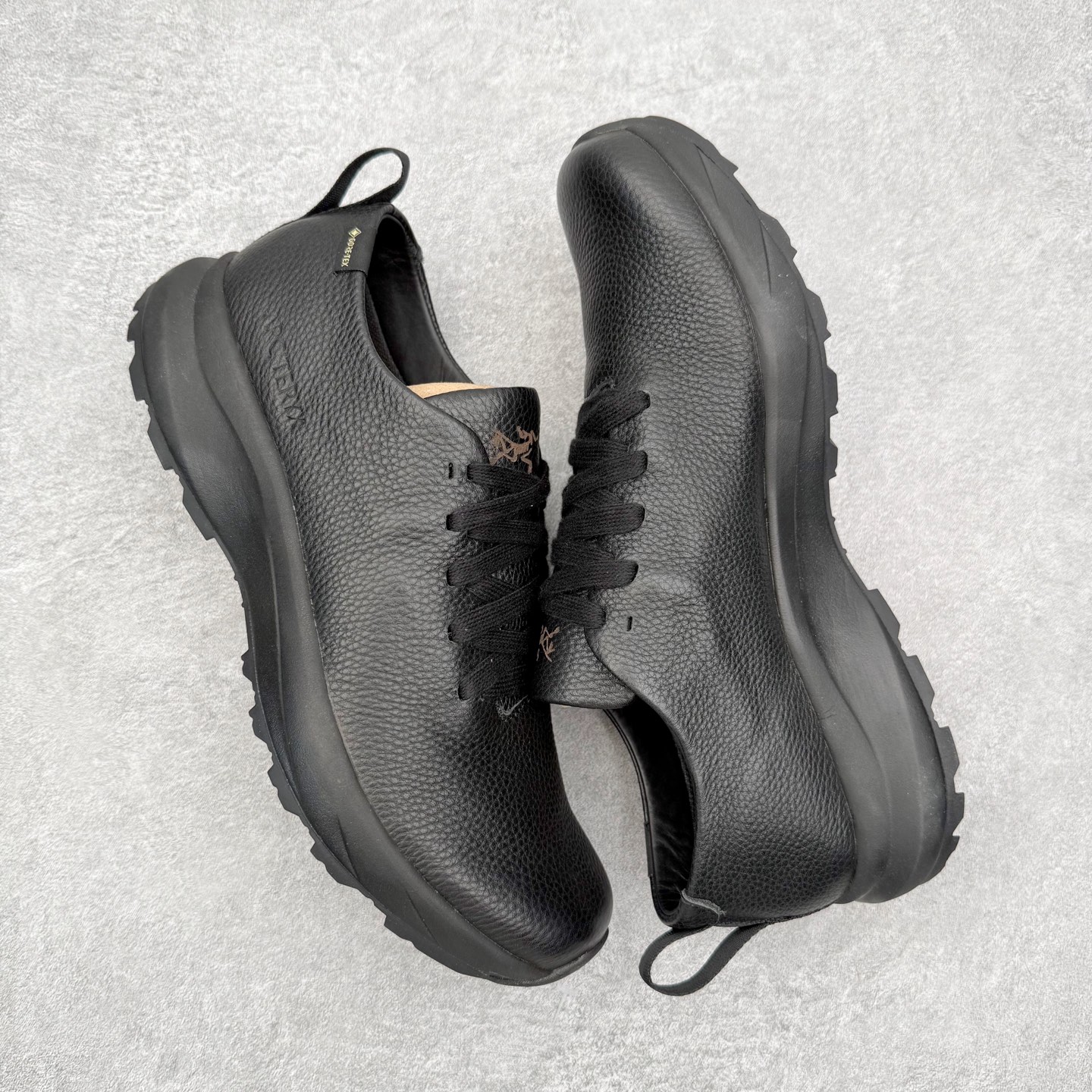 图片[3]-＃GD广顶 Arcteryx Solano LEATHER GORE-TEX 始祖鸟系列长距离越野登山徒步户外防水多功能运动跑鞋 独家原底面配置 全套原厂生产指令 内外盒标包装纸鞋带配件均同步公司 公司一样的东西 放心开冲 外贸 零售 裸鞋 渠道货 随意操作 承诺半个月内开胶直接换新 尺码：39.5 40 40.5 41 42 42.5 43 44 44.5 45-选品中心