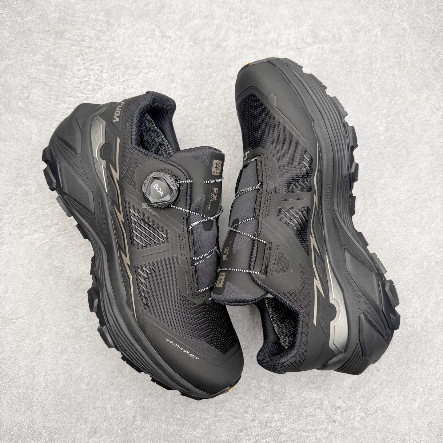 图片[3]-KAILAS FUGA EX3 GTX BOA 凯乐石25款舒适缓冲徒步织物TPU减震防滑透气包裹性轻便低帮超强抓地力越野跑步鞋 KAILAS凯乐石品牌是全球三大全系攀登品牌之一，于2003年创立于中国广州，致力于为有攀登梦想的户外运动员及爱好者，研发制造功能性专业装备，满足他们在极限环境下安全舒适的需求，凯乐石专注于科技面料的开发及专业功能设计，产品线覆盖登山、攀岩、徒步、越野跑山、露营、旅行等多项户外运动，通过运动员的测试反馈，不断进化迭代，产品荣获国内外大奖71座，发明专利21个，更突破性的自主研发攀登器械，打造出中国的攀登硬实力。实拍调校N版已经零色差零失真 百分百还原实物色彩所见即所得 不存在货不对板色差等低级问题 选购参考实物拍摄 不混卖不参货 只用心做好货严格选品 承诺混一赔十 尺码：36 36.5 37.5 38 38.5 39 39.5 40 40.5 41 41.5 42 42.5 43 44 44.5 45-选品中心