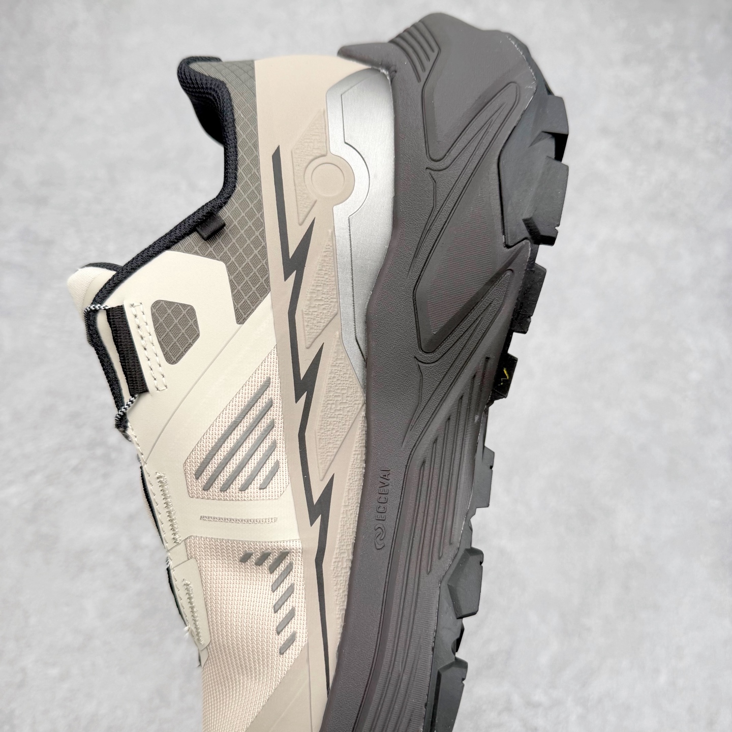 图片[7]-KAILAS FUGA EX3 GTX BOA 凯乐石25款舒适缓冲徒步织物TPU减震防滑透气包裹性轻便低帮超强抓地力越野跑步鞋 KAILAS凯乐石品牌是全球三大全系攀登品牌之一，于2003年创立于中国广州，致力于为有攀登梦想的户外运动员及爱好者，研发制造功能性专业装备，满足他们在极限环境下安全舒适的需求，凯乐石专注于科技面料的开发及专业功能设计，产品线覆盖登山、攀岩、徒步、越野跑山、露营、旅行等多项户外运动，通过运动员的测试反馈，不断进化迭代，产品荣获国内外大奖71座，发明专利21个，更突破性的自主研发攀登器械，打造出中国的攀登硬实力。实拍调校N版已经零色差零失真 百分百还原实物色彩所见即所得 不存在货不对板色差等低级问题 选购参考实物拍摄 不混卖不参货 只用心做好货严格选品 承诺混一赔十 尺码：36 36.5 37.5 38 38.5 39 39.5 40 40.5 41 41.5 42 42.5 43 44 44.5 45-选品中心