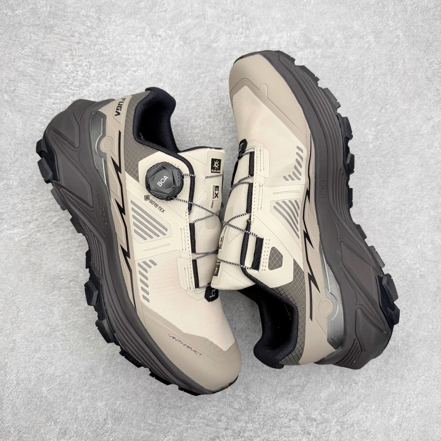 图片[3]-KAILAS FUGA EX3 GTX BOA 凯乐石25款舒适缓冲徒步织物TPU减震防滑透气包裹性轻便低帮超强抓地力越野跑步鞋 KAILAS凯乐石品牌是全球三大全系攀登品牌之一，于2003年创立于中国广州，致力于为有攀登梦想的户外运动员及爱好者，研发制造功能性专业装备，满足他们在极限环境下安全舒适的需求，凯乐石专注于科技面料的开发及专业功能设计，产品线覆盖登山、攀岩、徒步、越野跑山、露营、旅行等多项户外运动，通过运动员的测试反馈，不断进化迭代，产品荣获国内外大奖71座，发明专利21个，更突破性的自主研发攀登器械，打造出中国的攀登硬实力。实拍调校N版已经零色差零失真 百分百还原实物色彩所见即所得 不存在货不对板色差等低级问题 选购参考实物拍摄 不混卖不参货 只用心做好货严格选品 承诺混一赔十 尺码：36 36.5 37.5 38 38.5 39 39.5 40 40.5 41 41.5 42 42.5 43 44 44.5 45-选品中心