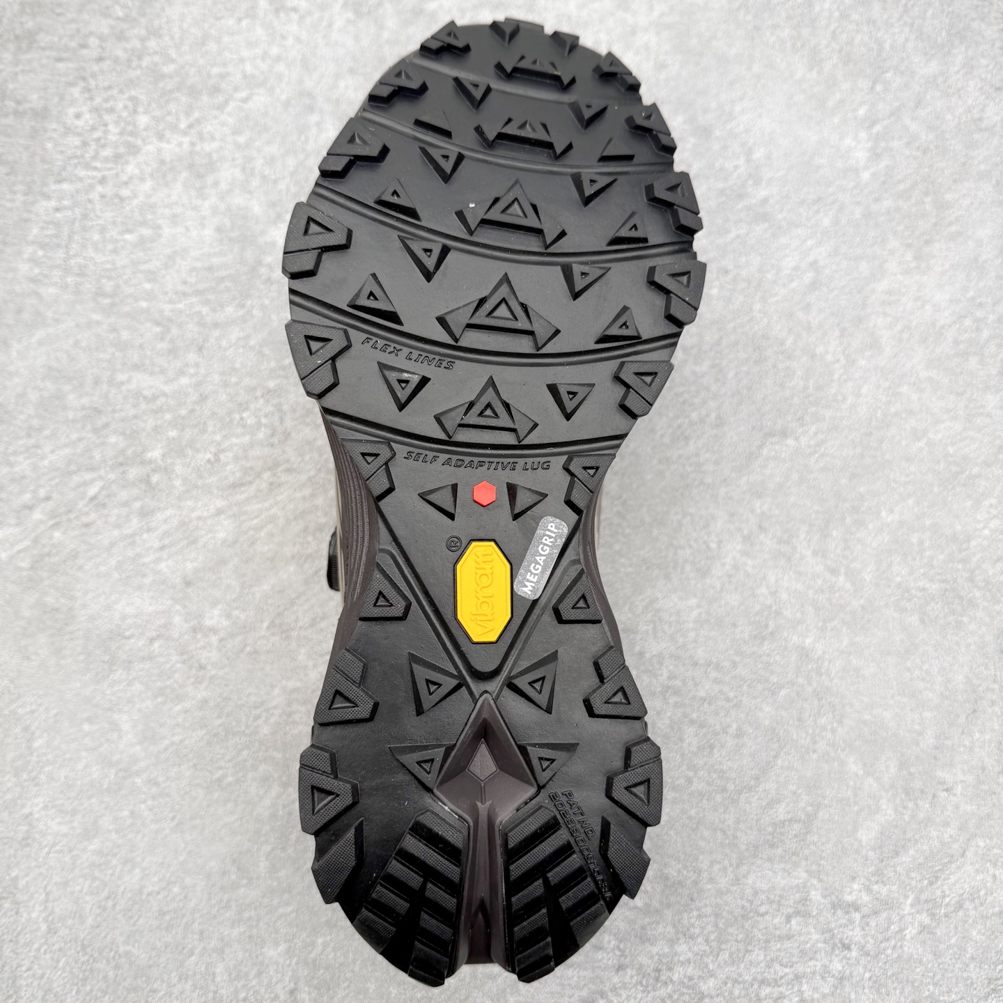 图片[9]-KAILAS FUGA EX3 GTX BOA 凯乐石25款舒适缓冲徒步织物TPU减震防滑透气包裹性轻便低帮超强抓地力越野跑步鞋 KAILAS凯乐石品牌是全球三大全系攀登品牌之一，于2003年创立于中国广州，致力于为有攀登梦想的户外运动员及爱好者，研发制造功能性专业装备，满足他们在极限环境下安全舒适的需求，凯乐石专注于科技面料的开发及专业功能设计，产品线覆盖登山、攀岩、徒步、越野跑山、露营、旅行等多项户外运动，通过运动员的测试反馈，不断进化迭代，产品荣获国内外大奖71座，发明专利21个，更突破性的自主研发攀登器械，打造出中国的攀登硬实力。实拍调校N版已经零色差零失真 百分百还原实物色彩所见即所得 不存在货不对板色差等低级问题 选购参考实物拍摄 不混卖不参货 只用心做好货严格选品 承诺混一赔十 尺码：36 36.5 37.5 38 38.5 39 39.5 40 40.5 41 41.5 42 42.5 43 44 44.5 45-选品中心