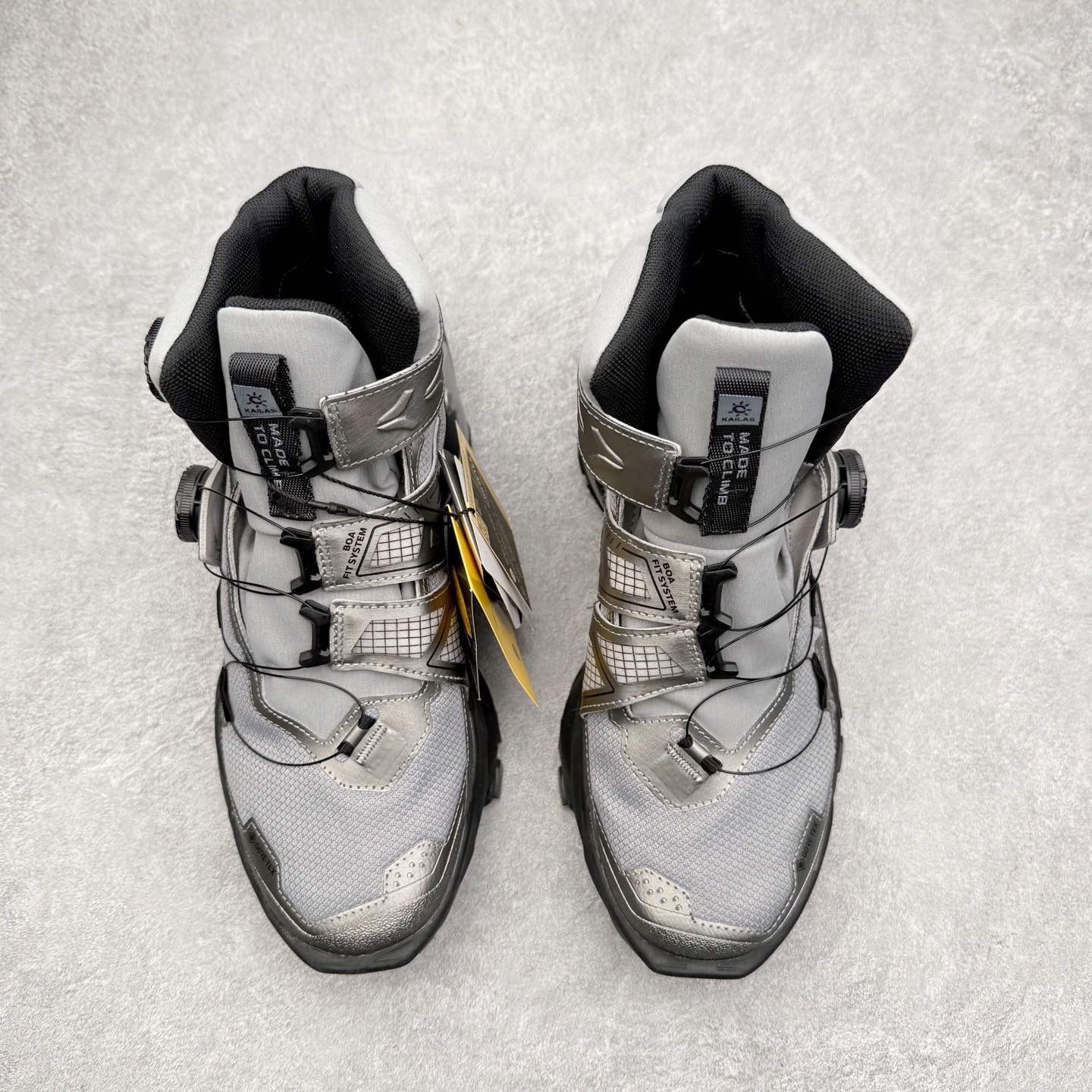 图片[2]-＃K版 KAILAS YAN GTX HIGH 凯乐石运动户外舒适时尚防滑防水透气高帮登山徒步鞋 KAILAS凯乐石品牌是全球三大全系攀登品牌之一，于2003年创立于中国广州，致力于为有攀登梦想的户外运动员及爱好者，研发制造功能性专业装备，满足他们在极限环境下安全舒适的需求，凯乐石专注于科技面料的开发及专业功能设计，产品线覆盖登山、攀岩、徒步、越野跑山、露营、旅行等多项户外运动，通过运动员的测试反馈，不断进化迭代，产品荣获国内外大奖71座，发明专利21个，更突破性的自主研发攀登器械，打造出中国的攀登硬实力。实拍调校N版已经零色差零失真 百分百还原实物色彩所见即所得 不存在货不对板色差等低级问题 选购参考实物拍摄 不混卖不参货 只用心做好货严格选品 承诺混一赔十 尺码：36 36.5 37.5 38 38.5 39 40 40.5 41 42 42.5 43 44 44.5 45-选品中心