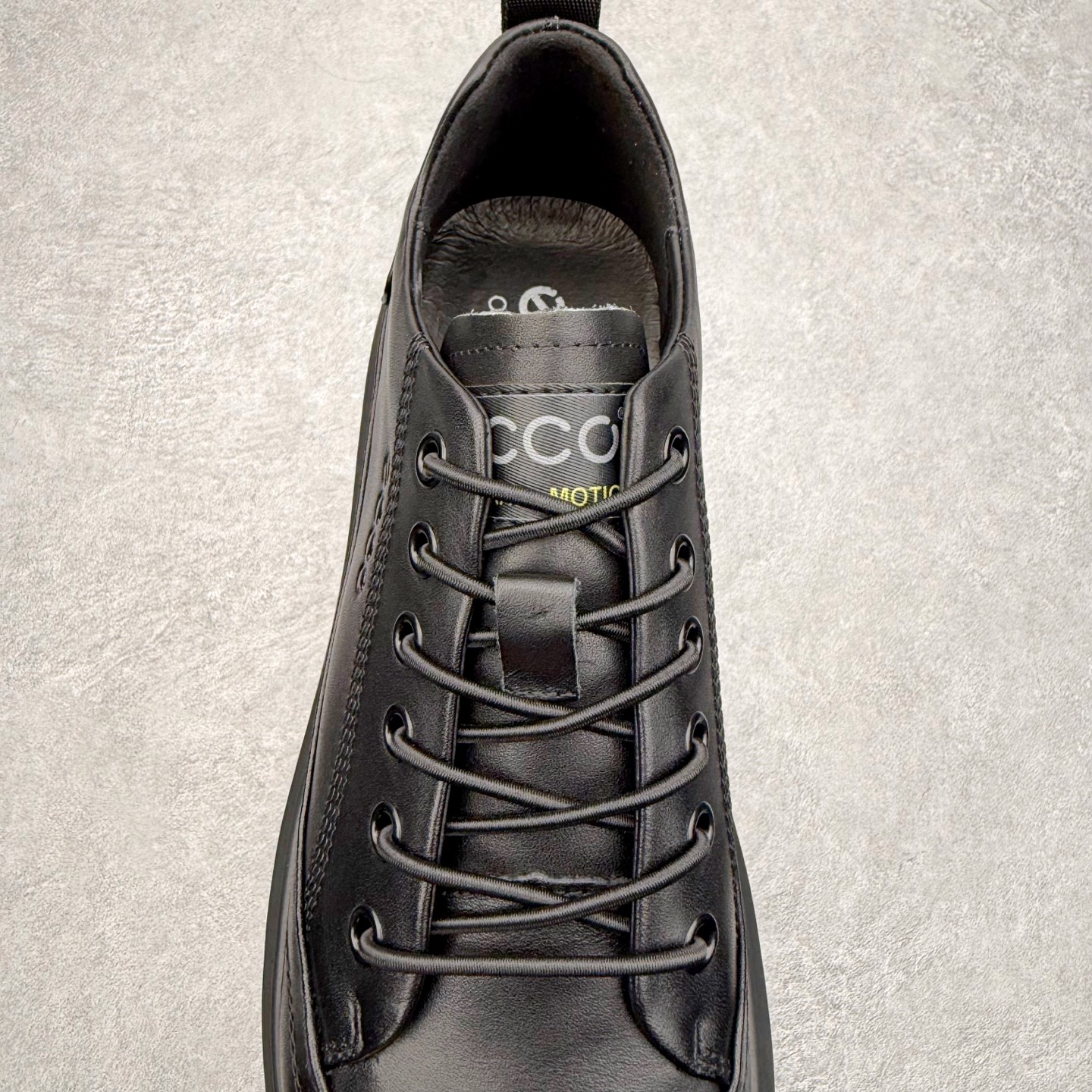 图片[5]-ECCO爱步经典秋冬商务正装休闲鞋 男士简约套脚舒适鞋 雅仕系列皮鞋 细腻深邃甄选粒纹皮革 天然纹理，手感顺滑，柔软有型，贴合双足高效吸湿排汗，步履轻盈无负担 松紧鞋扣无系带 自由套脚穿脱 摆脱繁琐 运动脚感休闲皮鞋，重新定义皮鞋舒适度 一步到位，上脚零负担，全天候自在从容 告别初逢磨合 邂逅即可自在 尺码：38 39 40 41 42 43 44 （皮鞋码）-选品中心