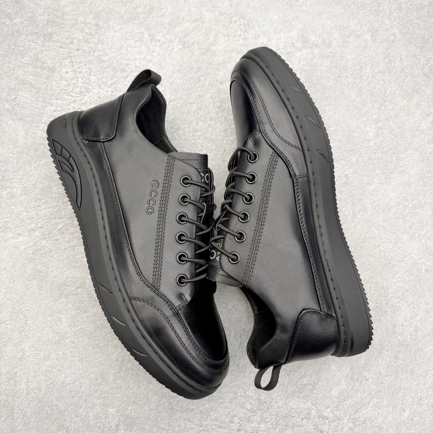 图片[3]-ECCO爱步经典秋冬商务正装休闲鞋 男士简约套脚舒适鞋 雅仕系列皮鞋 细腻深邃甄选粒纹皮革 天然纹理，手感顺滑，柔软有型，贴合双足高效吸湿排汗，步履轻盈无负担 松紧鞋扣无系带 自由套脚穿脱 摆脱繁琐 运动脚感休闲皮鞋，重新定义皮鞋舒适度 一步到位，上脚零负担，全天候自在从容 告别初逢磨合 邂逅即可自在 尺码：38 39 40 41 42 43 44 （皮鞋码）-选品中心