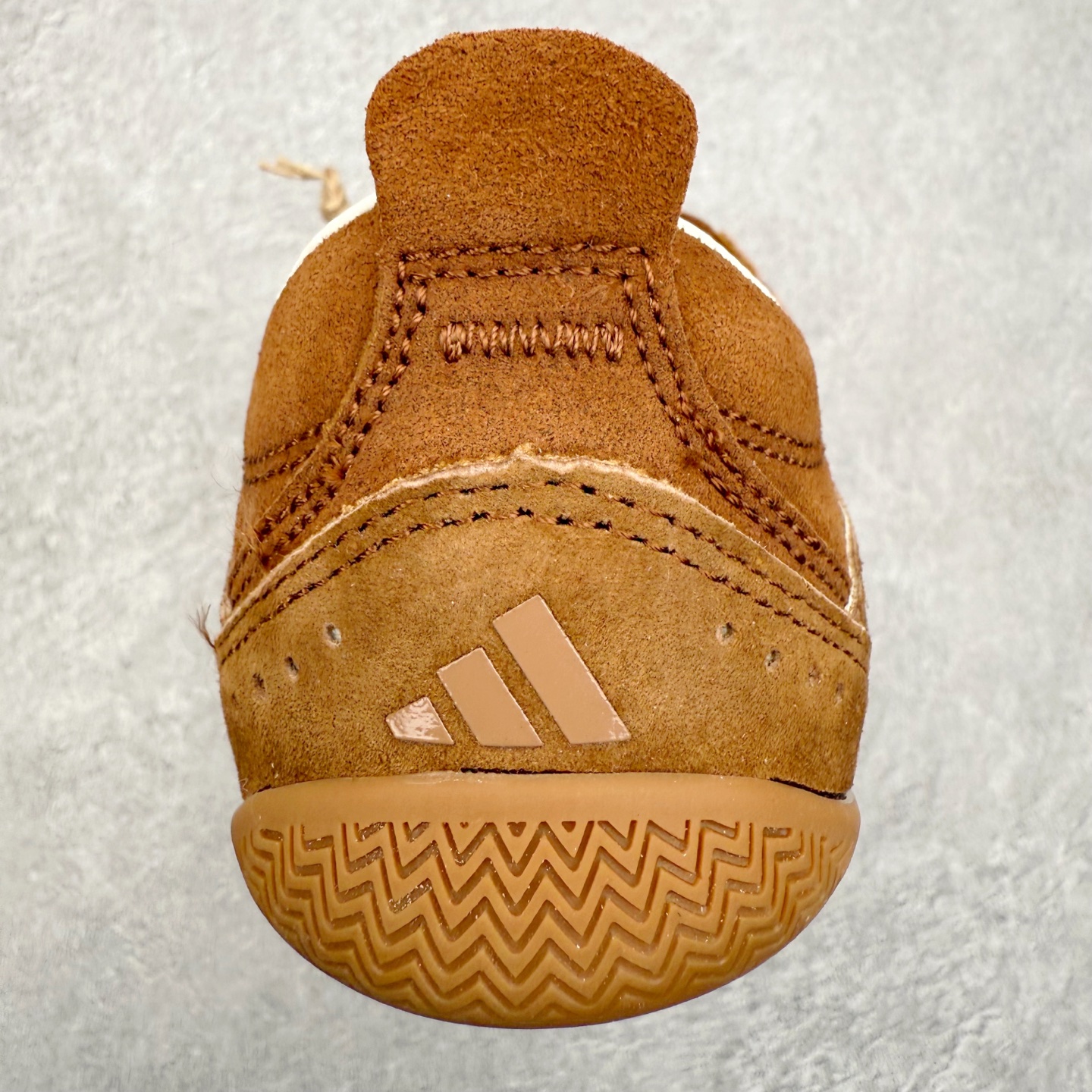 图片[8]-AD FOS URBAN REVERIE 舒适百搭 耐磨 低帮 生活休闲鞋 KJ4034 实拍调校N版已经零色差零失真 百分百还原实物色彩所见即所得 不存在货不对板色差等低级问题 选购参考实物拍摄 不混卖不参货 只用心做好货严格选品 承诺混一赔十 尺码：36 36.5 37.5 38 38.5 39 40 40.5 41 42 42.5 43 44 44.5 45-选品中心