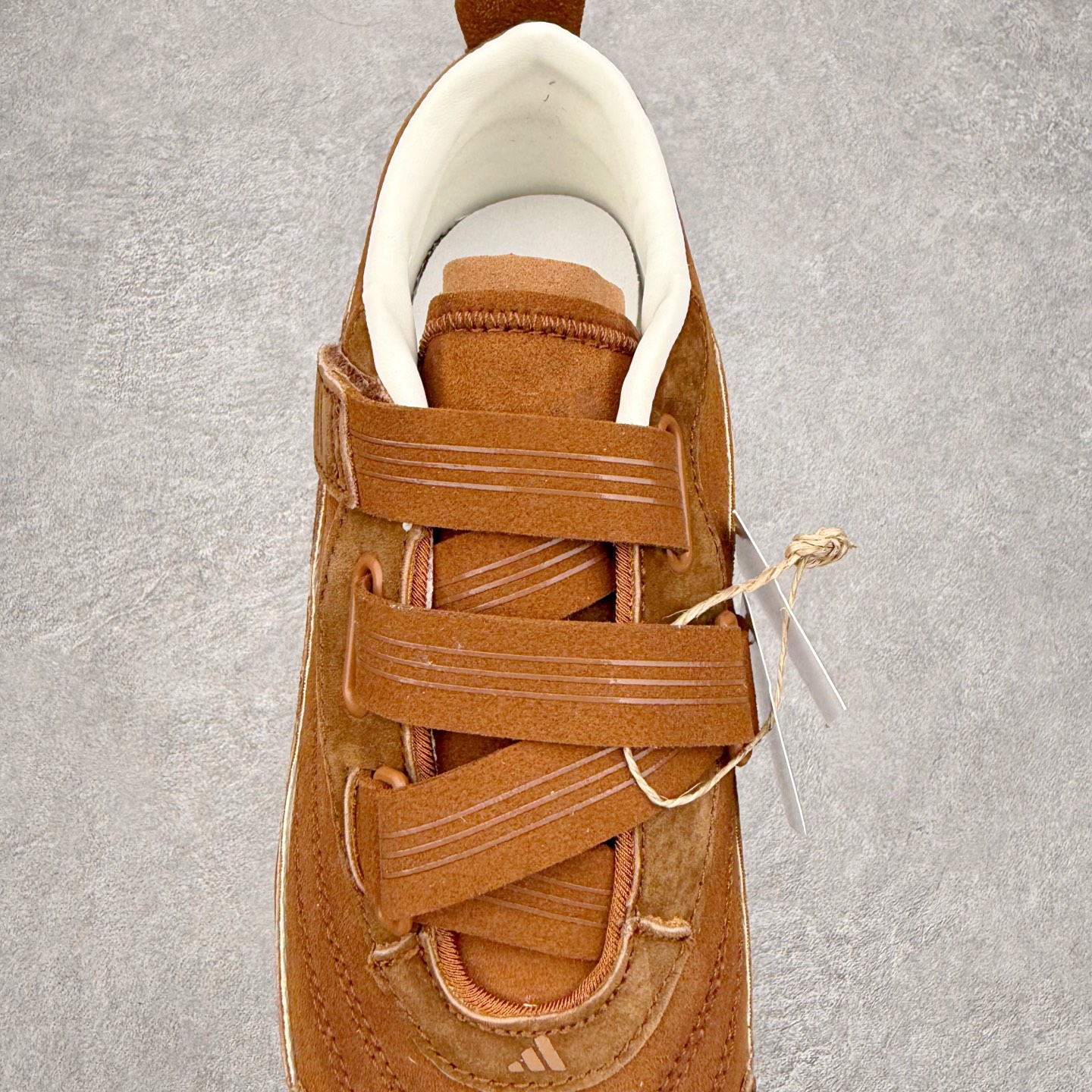 图片[5]-AD FOS URBAN REVERIE 舒适百搭 耐磨 低帮 生活休闲鞋 KJ4034 实拍调校N版已经零色差零失真 百分百还原实物色彩所见即所得 不存在货不对板色差等低级问题 选购参考实物拍摄 不混卖不参货 只用心做好货严格选品 承诺混一赔十 尺码：36 36.5 37.5 38 38.5 39 40 40.5 41 42 42.5 43 44 44.5 45-选品中心