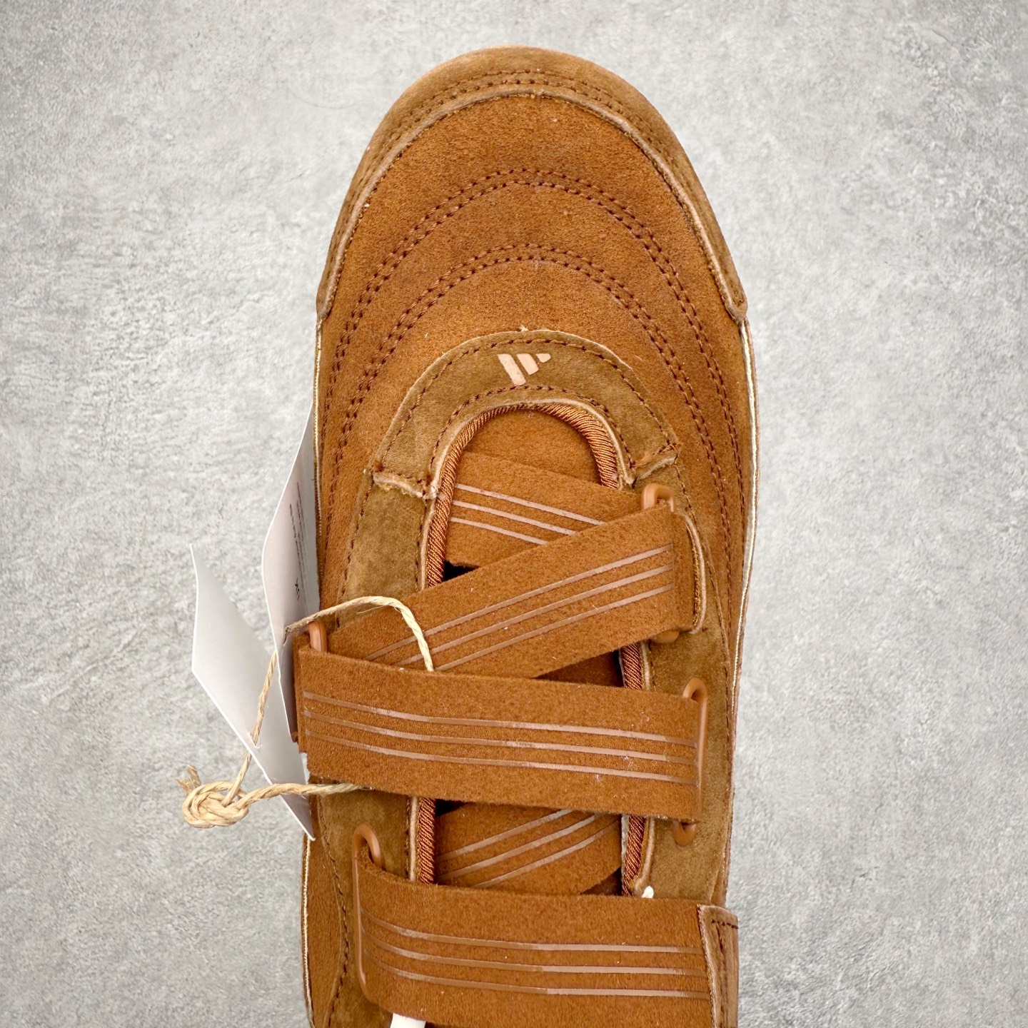 图片[4]-AD FOS URBAN REVERIE 舒适百搭 耐磨 低帮 生活休闲鞋 KJ4034 实拍调校N版已经零色差零失真 百分百还原实物色彩所见即所得 不存在货不对板色差等低级问题 选购参考实物拍摄 不混卖不参货 只用心做好货严格选品 承诺混一赔十 尺码：36 36.5 37.5 38 38.5 39 40 40.5 41 42 42.5 43 44 44.5 45-选品中心