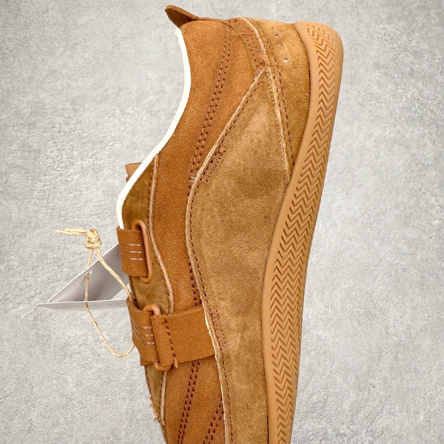 图片[7]-AD FOS URBAN REVERIE 舒适百搭 耐磨 低帮 生活休闲鞋 KJ4034 实拍调校N版已经零色差零失真 百分百还原实物色彩所见即所得 不存在货不对板色差等低级问题 选购参考实物拍摄 不混卖不参货 只用心做好货严格选品 承诺混一赔十 尺码：36 36.5 37.5 38 38.5 39 40 40.5 41 42 42.5 43 44 44.5 45-选品中心