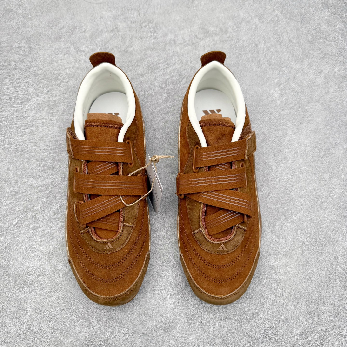 图片[2]-AD FOS URBAN REVERIE 舒适百搭 耐磨 低帮 生活休闲鞋 KJ4034 实拍调校N版已经零色差零失真 百分百还原实物色彩所见即所得 不存在货不对板色差等低级问题 选购参考实物拍摄 不混卖不参货 只用心做好货严格选品 承诺混一赔十 尺码：36 36.5 37.5 38 38.5 39 40 40.5 41 42 42.5 43 44 44.5 45-选品中心