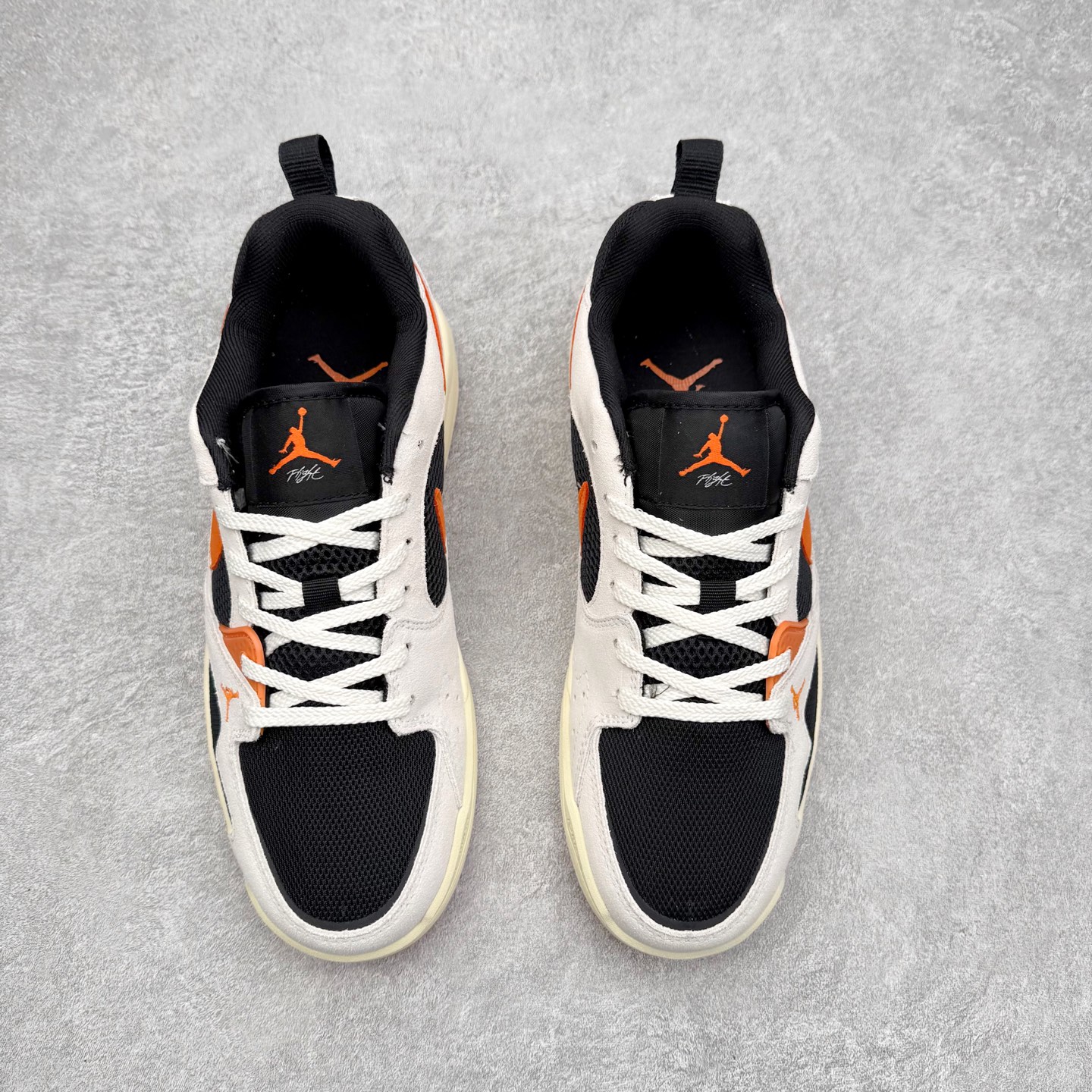 图片[2]-Jordan CMFT Era 时尚舒适 耐磨 低帮 复古篮球鞋 实拍调校N版已经零色差零失真 百分百还原实物色彩所见即所得 不存在货不对板色差等低级问题 选购参考实物拍摄 不混卖不参货 只用心做好货严格选品 承诺混一赔十 尺码：36 36.5 37.5 38 38.5 39 40 40.5 41 42 42.5 43 44 44.5 45 46-选品中心