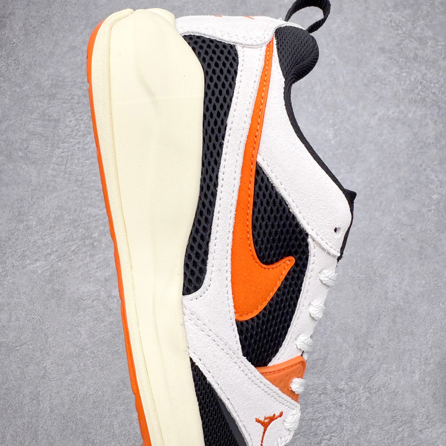 图片[6]-Jordan CMFT Era 时尚舒适 耐磨 低帮 复古篮球鞋 实拍调校N版已经零色差零失真 百分百还原实物色彩所见即所得 不存在货不对板色差等低级问题 选购参考实物拍摄 不混卖不参货 只用心做好货严格选品 承诺混一赔十 尺码：36 36.5 37.5 38 38.5 39 40 40.5 41 42 42.5 43 44 44.5 45 46-选品中心