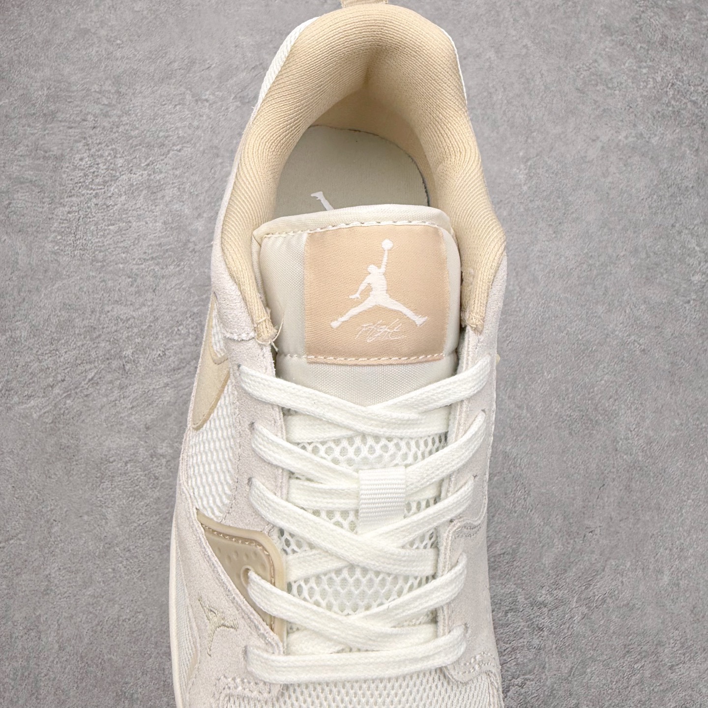 图片[5]-Jordan CMFT Era 时尚舒适 耐磨 低帮 复古篮球鞋 实拍调校N版已经零色差零失真 百分百还原实物色彩所见即所得 不存在货不对板色差等低级问题 选购参考实物拍摄 不混卖不参货 只用心做好货严格选品 承诺混一赔十 尺码：36 36.5 37.5 38 38.5 39 40 40.5 41 42 42.5 43 44 44.5 45 46-选品中心