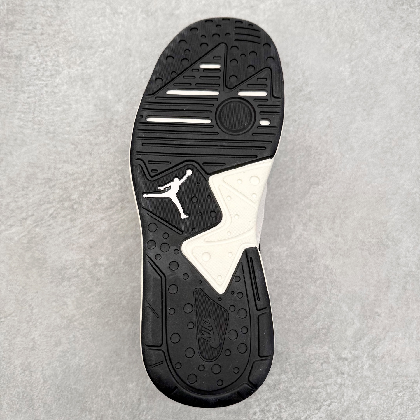 图片[9]-Jordan CMFT Era 时尚舒适 耐磨 低帮 复古篮球鞋 实拍调校N版已经零色差零失真 百分百还原实物色彩所见即所得 不存在货不对板色差等低级问题 选购参考实物拍摄 不混卖不参货 只用心做好货严格选品 承诺混一赔十 尺码：36 36.5 37.5 38 38.5 39 40 40.5 41 42 42.5 43 44 44.5 45 46-选品中心