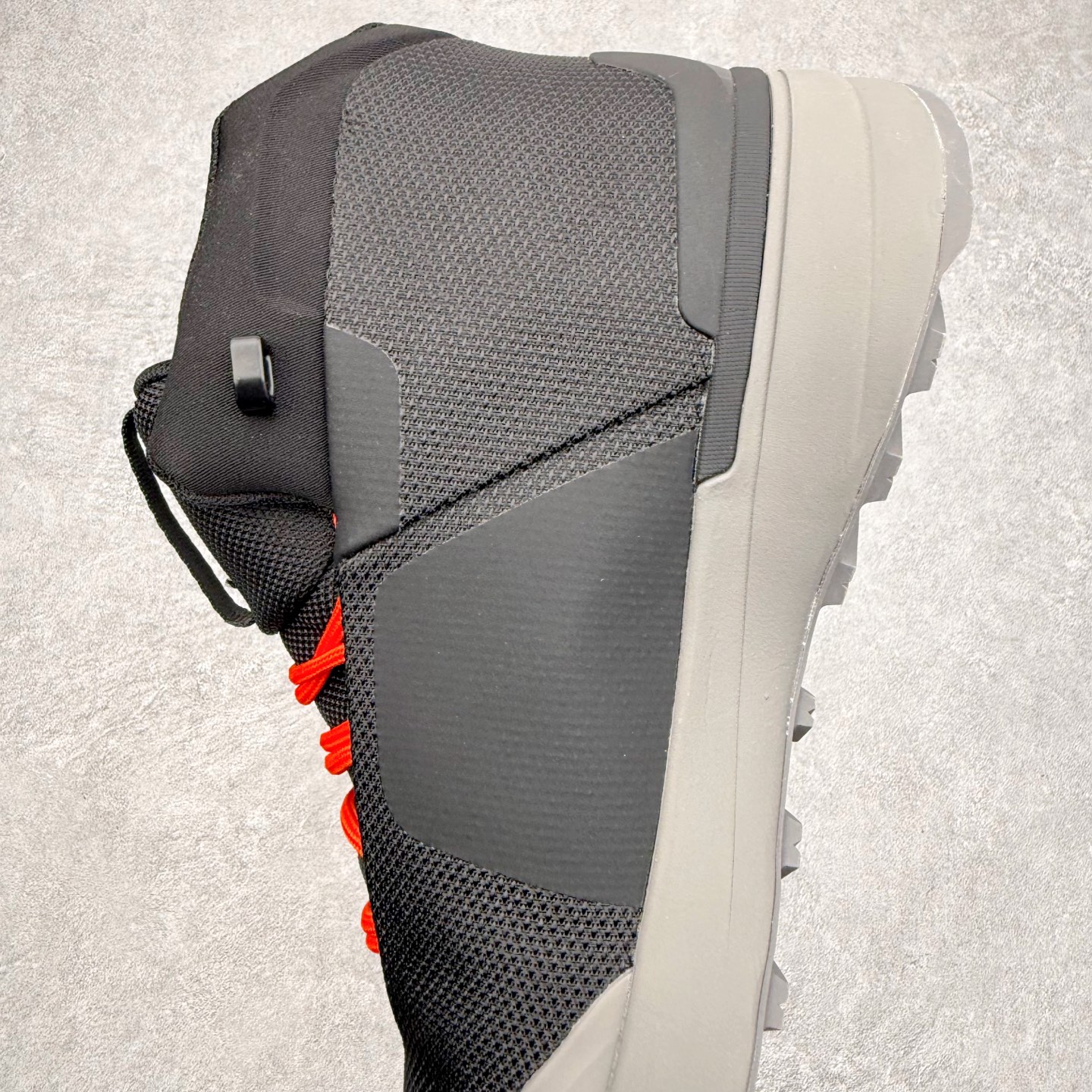 图片[7]-＃HP Arcteryx Kopec Mid GTX 始祖鸟户外防水透气中帮徒步登山鞋 Arcteryx中文名始祖鸟，加拿大户外服饰品牌，1989年创立于加拿大温哥华。始祖鸟来自加拿大海岸山脉，植根高山的专业户外品牌，始终秉承对精湛设计和工艺孜孜以求的准则。从1989年创立至今，Arcteryx始终不断在产品设计与做工上不惜工本，以满足始祖鸟的标准。品质、设计以及精简的理念造就了其良好的性能，并能满足严苛环境下的使用需求。尺码：39 40 41 42 43 44 45-选品中心