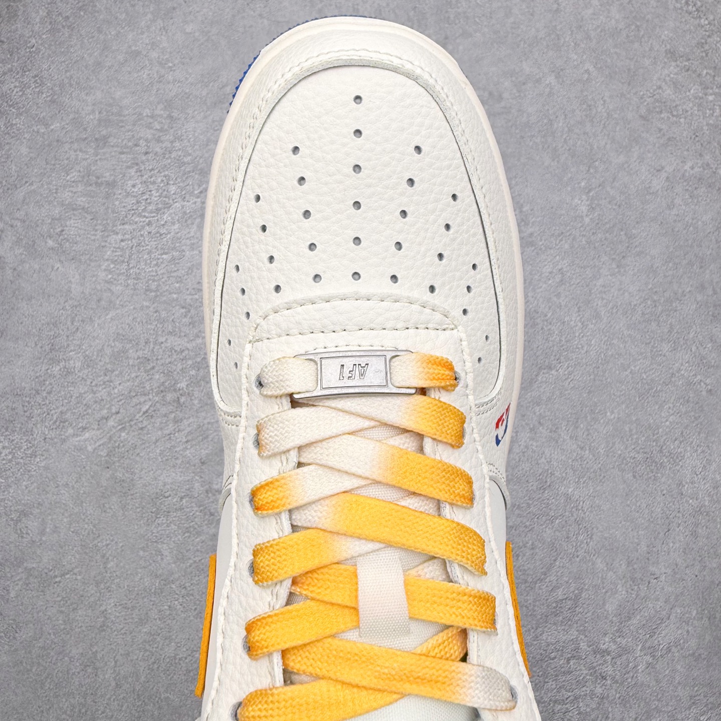 图片[4]-NK Air Force 1´07 Low 空军一号低帮百搭休闲运动板鞋 QW5606-270 柔软、弹性十足的缓震性能和出色的中底设计 横跨复古与现代的外型结合 造就出风靡全球 三十多年的Force 1 直到今天还深受青睐 实拍调校N版已经零色差零失真 百分百还原实物色彩所见即所得 不存在货不对板色差等低级问题 选购参考实物拍摄 不混卖不参货 只用心做好货严格选品 承诺混一赔十 尺码：36 36.5 37.5 38 38.5 39 40 40.5 41 42 42.5 43 44 44.5 45-选品中心