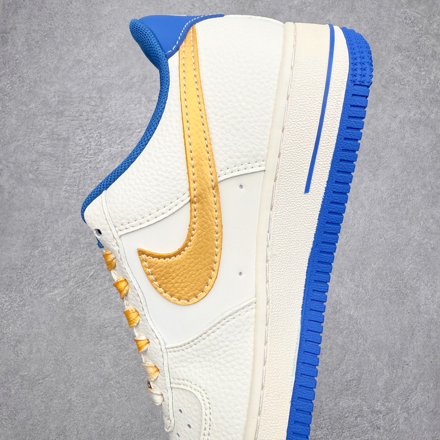 图片[7]-NK Air Force 1´07 Low 空军一号低帮百搭休闲运动板鞋 QW5606-270 柔软、弹性十足的缓震性能和出色的中底设计 横跨复古与现代的外型结合 造就出风靡全球 三十多年的Force 1 直到今天还深受青睐 实拍调校N版已经零色差零失真 百分百还原实物色彩所见即所得 不存在货不对板色差等低级问题 选购参考实物拍摄 不混卖不参货 只用心做好货严格选品 承诺混一赔十 尺码：36 36.5 37.5 38 38.5 39 40 40.5 41 42 42.5 43 44 44.5 45-选品中心