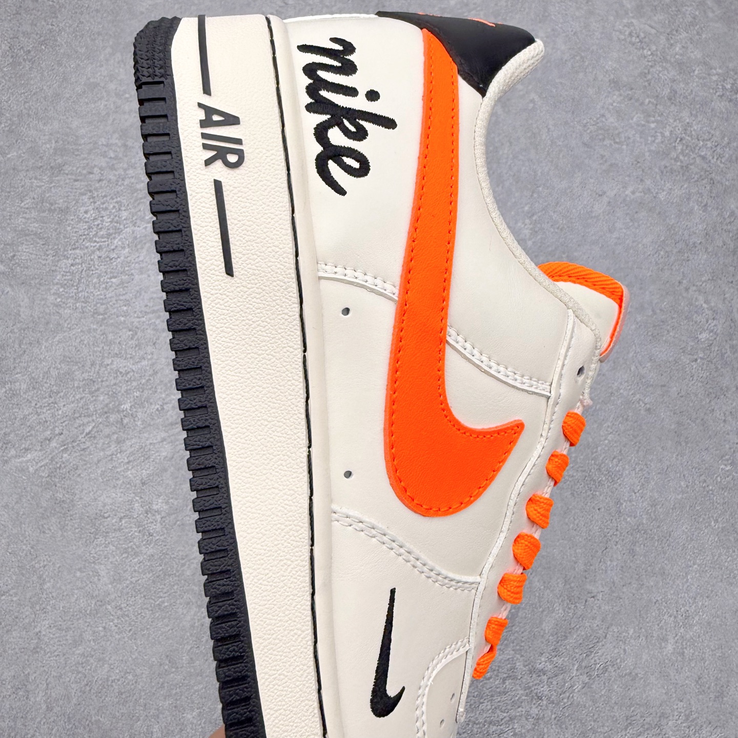 图片[6]-NK Air Force 1´07 Low 空军一号低帮百搭休闲运动板鞋 NH0601-582 柔软、弹性十足的缓震性能和出色的中底设计 横跨复古与现代的外型结合 造就出风靡全球 三十多年的Force 1 直到今天还深受青睐 实拍调校N版已经零色差零失真 百分百还原实物色彩所见即所得 不存在货不对板色差等低级问题 选购参考实物拍摄 不混卖不参货 只用心做好货严格选品 承诺混一赔十 尺码：36 36.5 37.5 38 38.5 39 40 40.5 41 42 42.5 43 44 44.5 45-选品中心