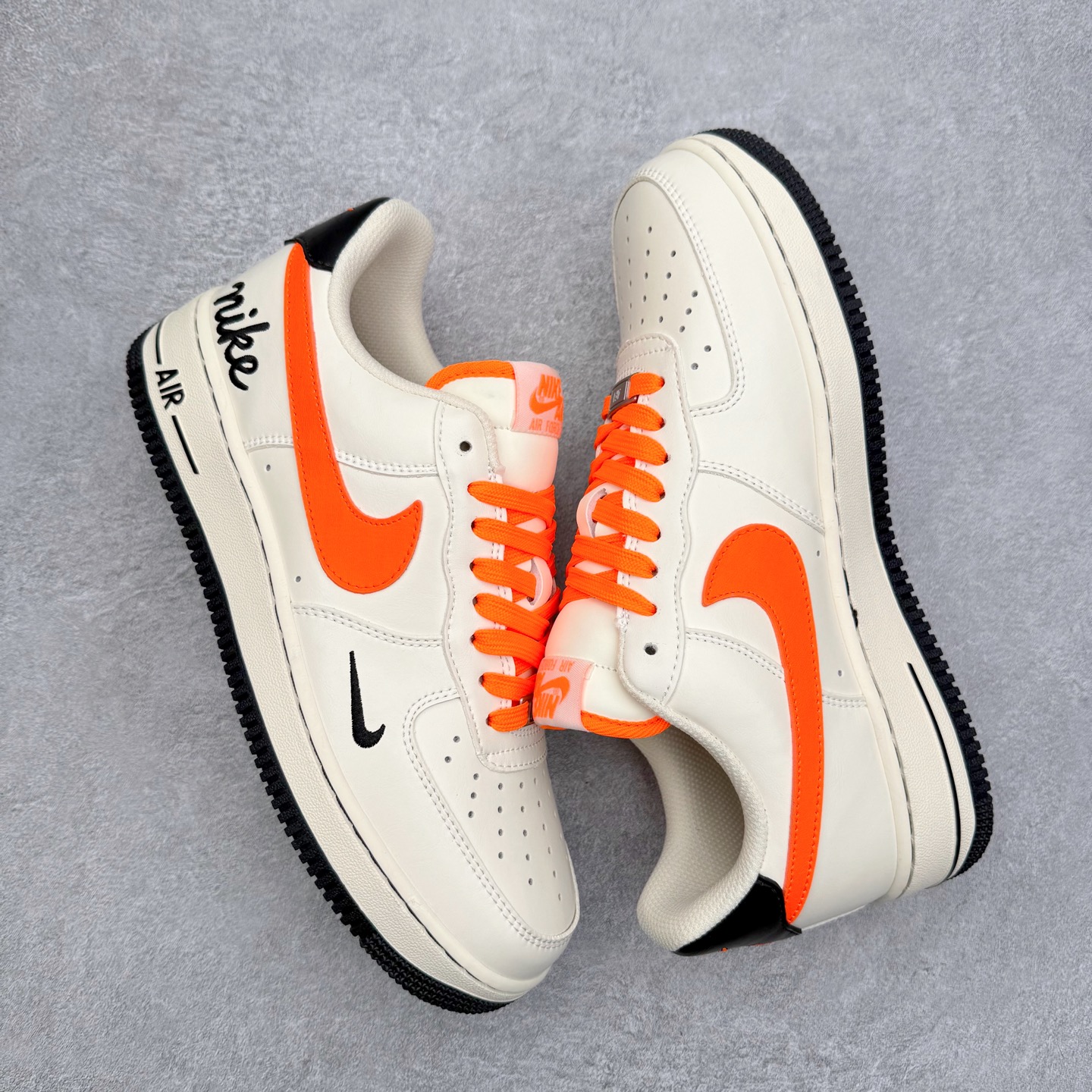 图片[3]-NK Air Force 1´07 Low 空军一号低帮百搭休闲运动板鞋 NH0601-582 柔软、弹性十足的缓震性能和出色的中底设计 横跨复古与现代的外型结合 造就出风靡全球 三十多年的Force 1 直到今天还深受青睐 实拍调校N版已经零色差零失真 百分百还原实物色彩所见即所得 不存在货不对板色差等低级问题 选购参考实物拍摄 不混卖不参货 只用心做好货严格选品 承诺混一赔十 尺码：36 36.5 37.5 38 38.5 39 40 40.5 41 42 42.5 43 44 44.5 45-选品中心