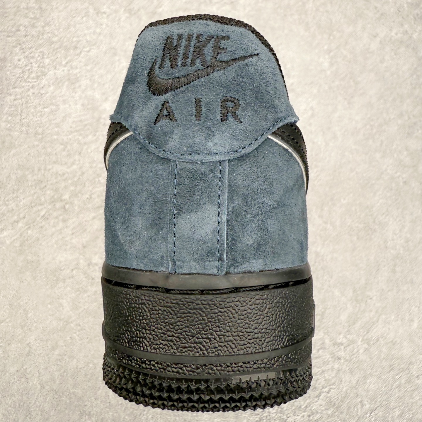 图片[8]-NK Air Force 1´07 Low 空军一号低帮百搭休闲运动板鞋 ZH0316-157 柔软、弹性十足的缓震性能和出色的中底设计 横跨复古与现代的外型结合 造就出风靡全球 三十多年的Force 1 直到今天还深受青睐 实拍调校N版已经零色差零失真 百分百还原实物色彩所见即所得 不存在货不对板色差等低级问题 选购参考实物拍摄 不混卖不参货 只用心做好货严格选品 承诺混一赔十 尺码：36 36.5 37.5 38 38.5 39 40 40.5 41 42 42.5 43 44 44.5 45-选品中心