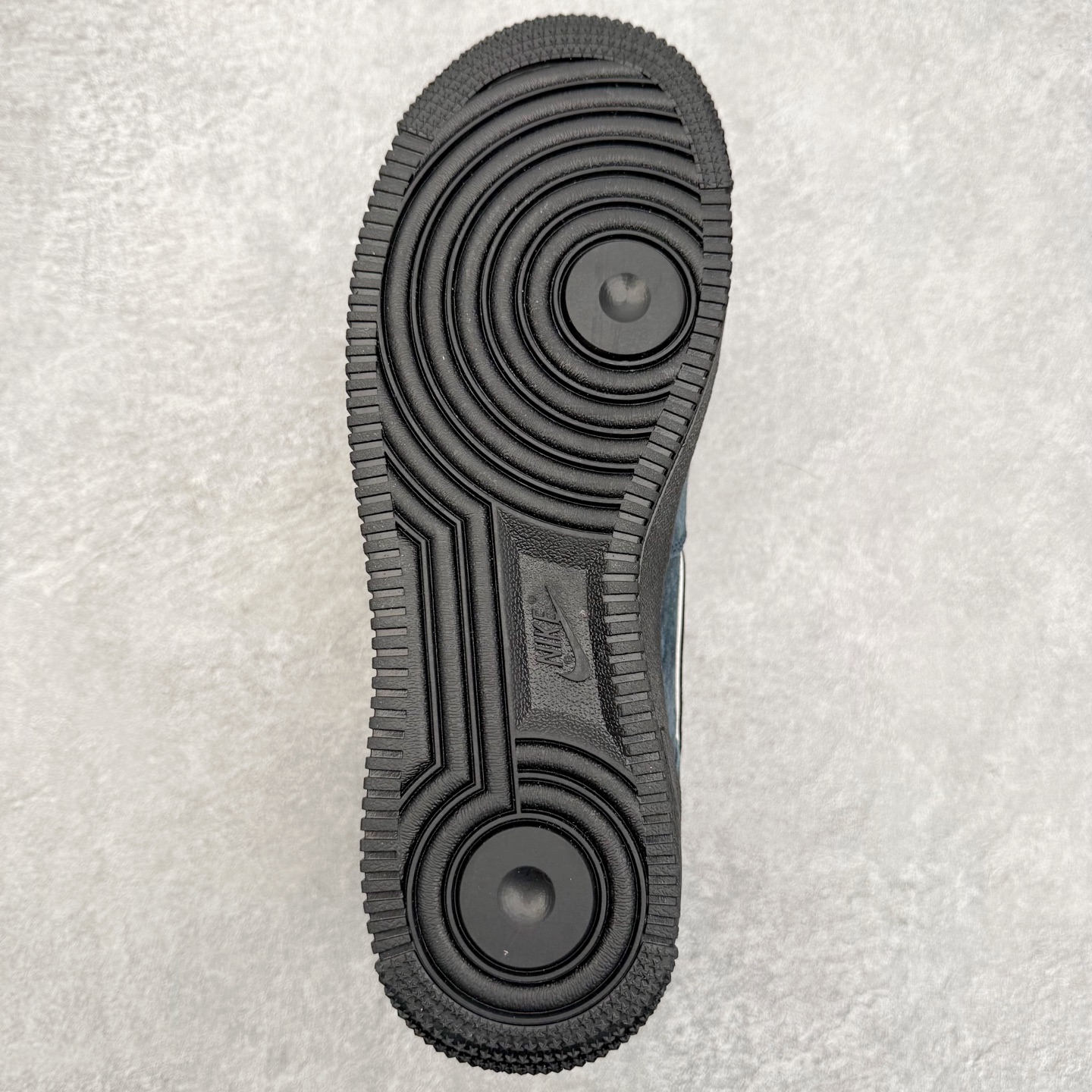 图片[9]-NK Air Force 1´07 Low 空军一号低帮百搭休闲运动板鞋 ZH0316-157 柔软、弹性十足的缓震性能和出色的中底设计 横跨复古与现代的外型结合 造就出风靡全球 三十多年的Force 1 直到今天还深受青睐 实拍调校N版已经零色差零失真 百分百还原实物色彩所见即所得 不存在货不对板色差等低级问题 选购参考实物拍摄 不混卖不参货 只用心做好货严格选品 承诺混一赔十 尺码：36 36.5 37.5 38 38.5 39 40 40.5 41 42 42.5 43 44 44.5 45-选品中心