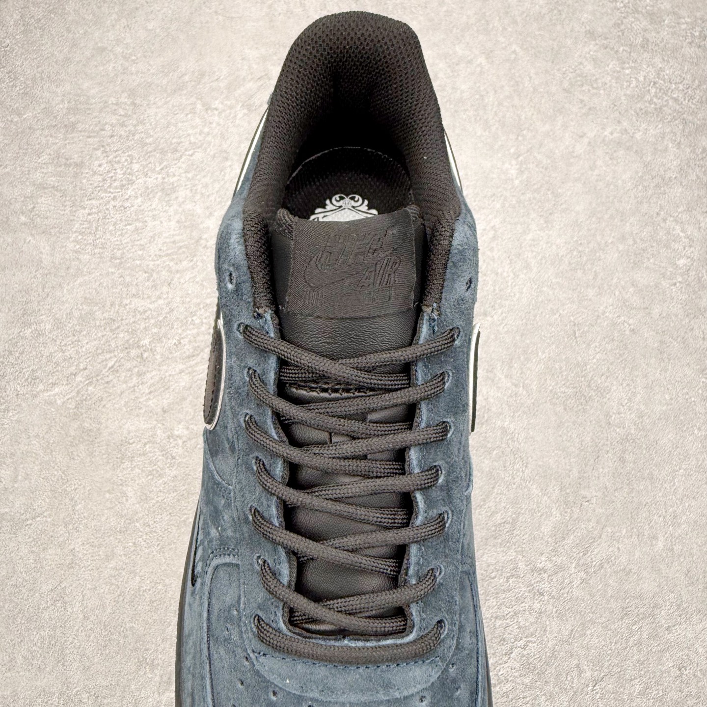 图片[5]-NK Air Force 1´07 Low 空军一号低帮百搭休闲运动板鞋 ZH0316-157 柔软、弹性十足的缓震性能和出色的中底设计 横跨复古与现代的外型结合 造就出风靡全球 三十多年的Force 1 直到今天还深受青睐 实拍调校N版已经零色差零失真 百分百还原实物色彩所见即所得 不存在货不对板色差等低级问题 选购参考实物拍摄 不混卖不参货 只用心做好货严格选品 承诺混一赔十 尺码：36 36.5 37.5 38 38.5 39 40 40.5 41 42 42.5 43 44 44.5 45-选品中心