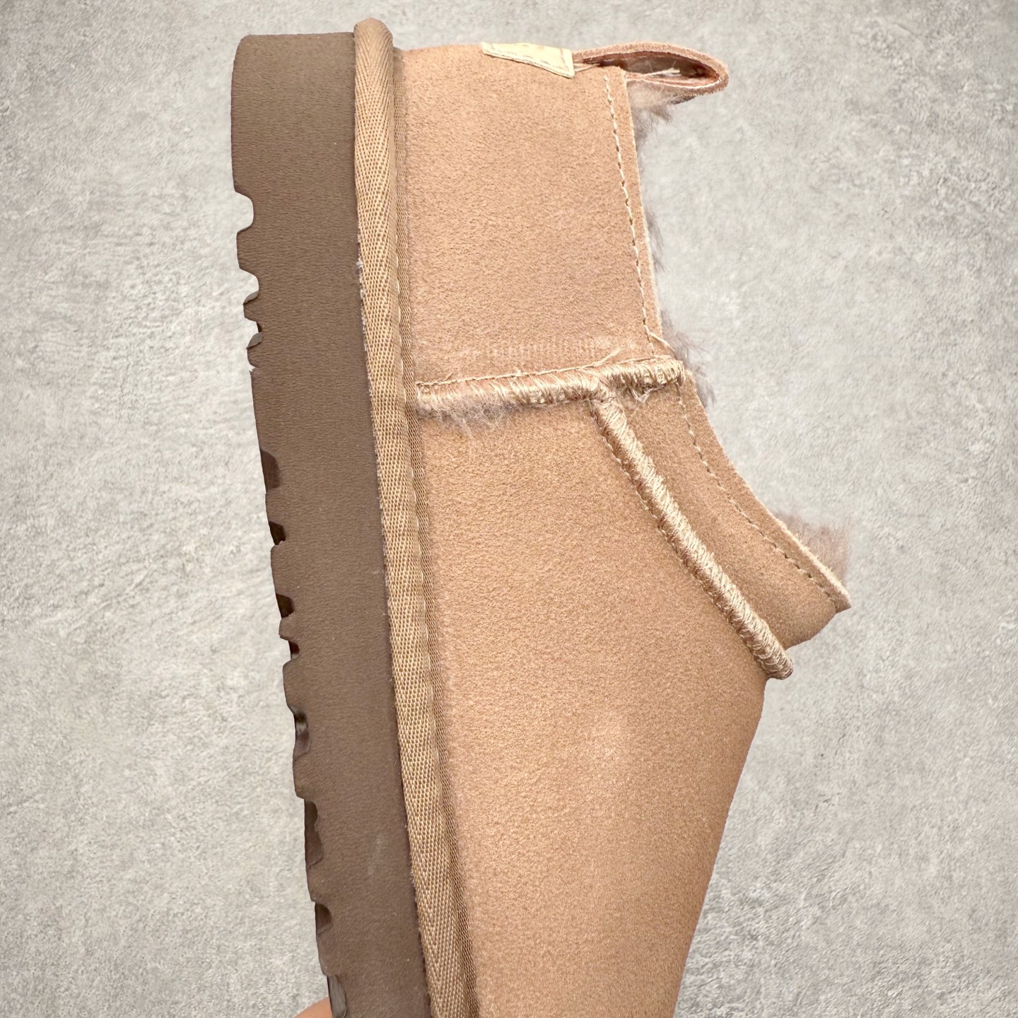 图片[6]-＃福利特价 UGG Kallen Lace 新款低帮雪地靴 冬季保暖外出 家居都是很适合的选择 近年uug推出款式系列 局部偏向年轻消费者喜好 也走到时尚潮流穿搭的前沿 鞋身材质 翻毛皮鞋面 轻便全套包装 尺码：35-40-选品中心