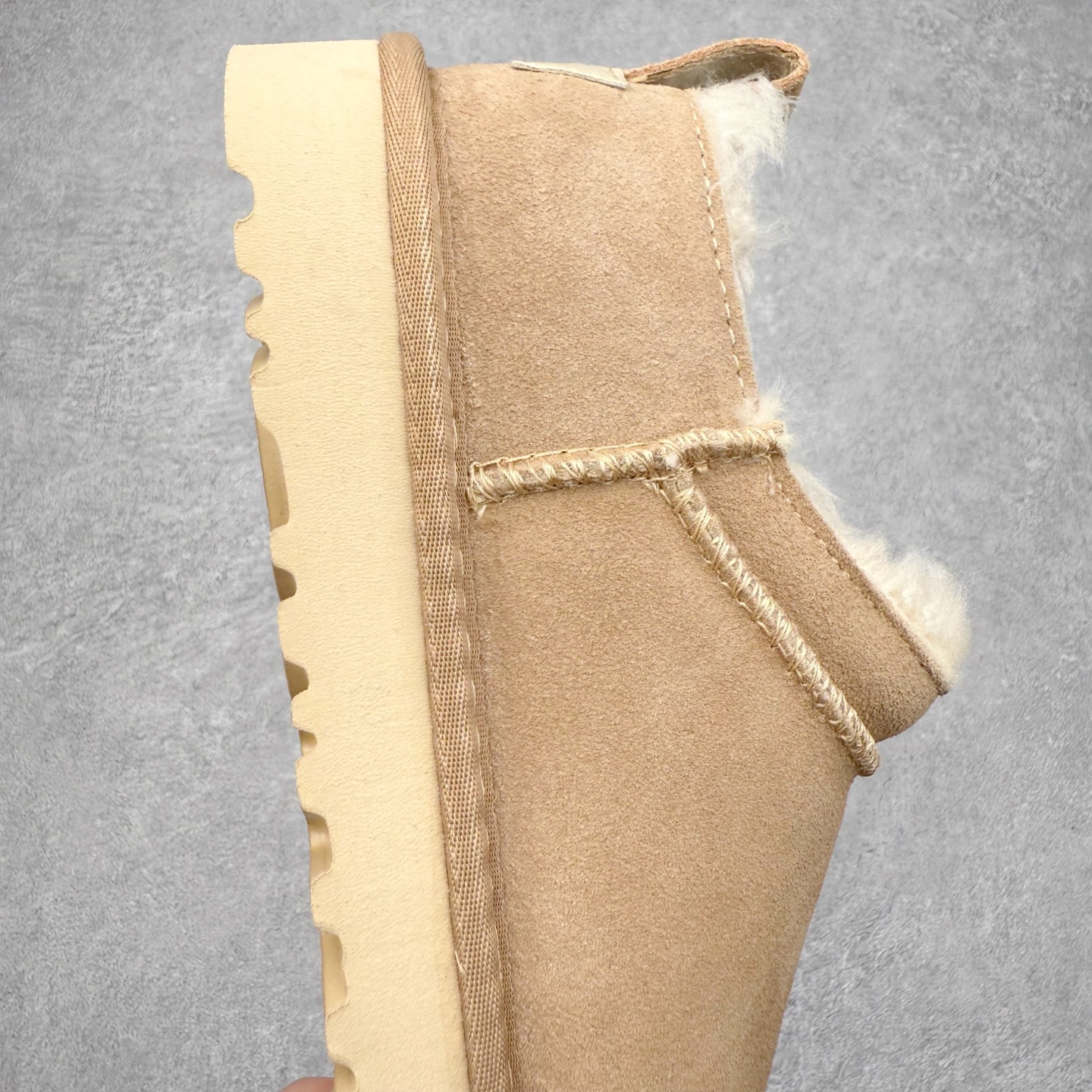 图片[6]-＃福利特价 UGG Kallen Lace 新款低帮雪地靴 冬季保暖外出 家居都是很适合的选择 近年uug推出款式系列 局部偏向年轻消费者喜好 也走到时尚潮流穿搭的前沿 鞋身材质 翻毛皮鞋面 轻便全套包装 尺码：35-40-选品中心