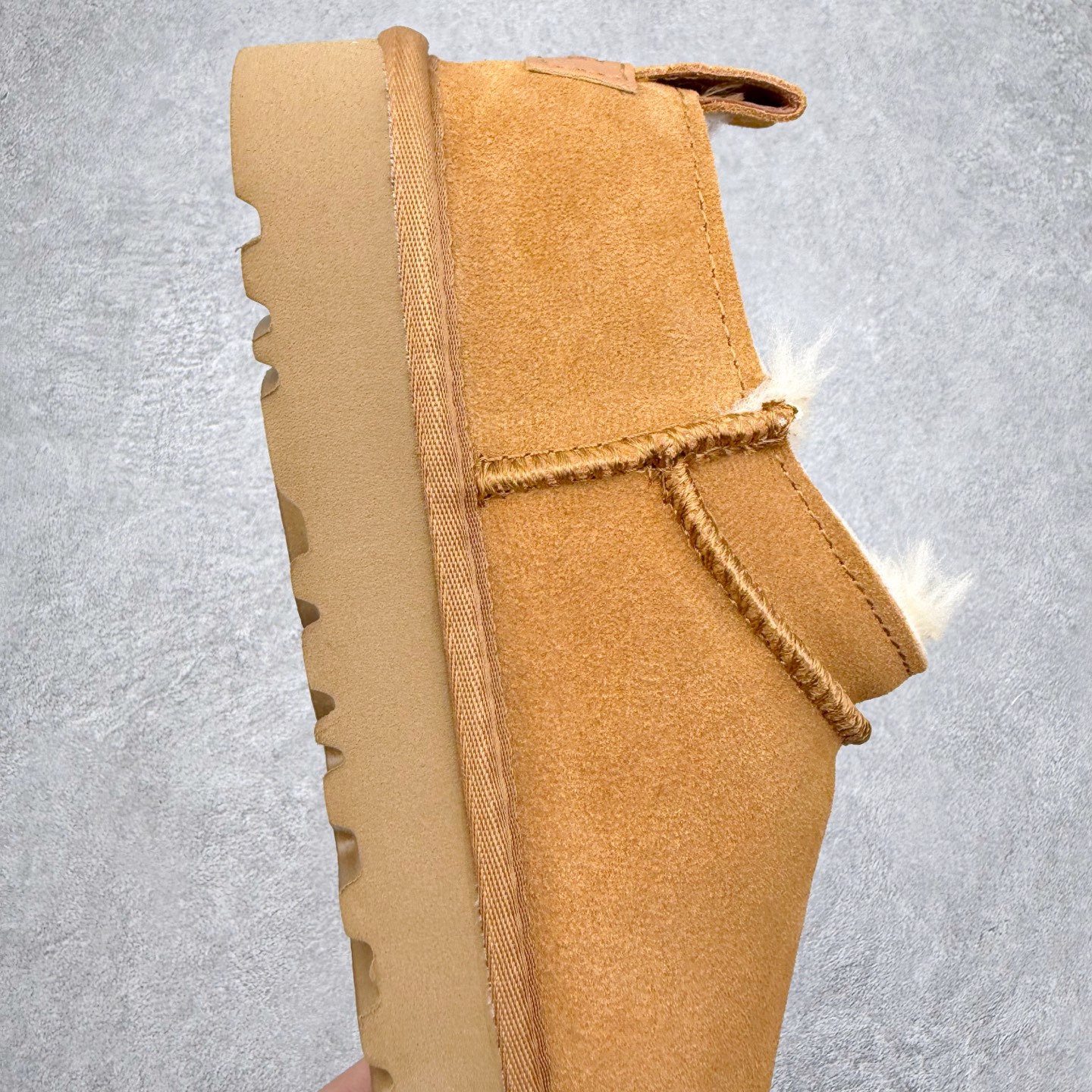 图片[6]-＃福利特价 UGG Kallen Lace 新款低帮雪地靴 冬季保暖外出 家居都是很适合的选择 近年uug推出款式系列 局部偏向年轻消费者喜好 也走到时尚潮流穿搭的前沿 鞋身材质 翻毛皮鞋面 轻便全套包装 尺码：35-40-选品中心